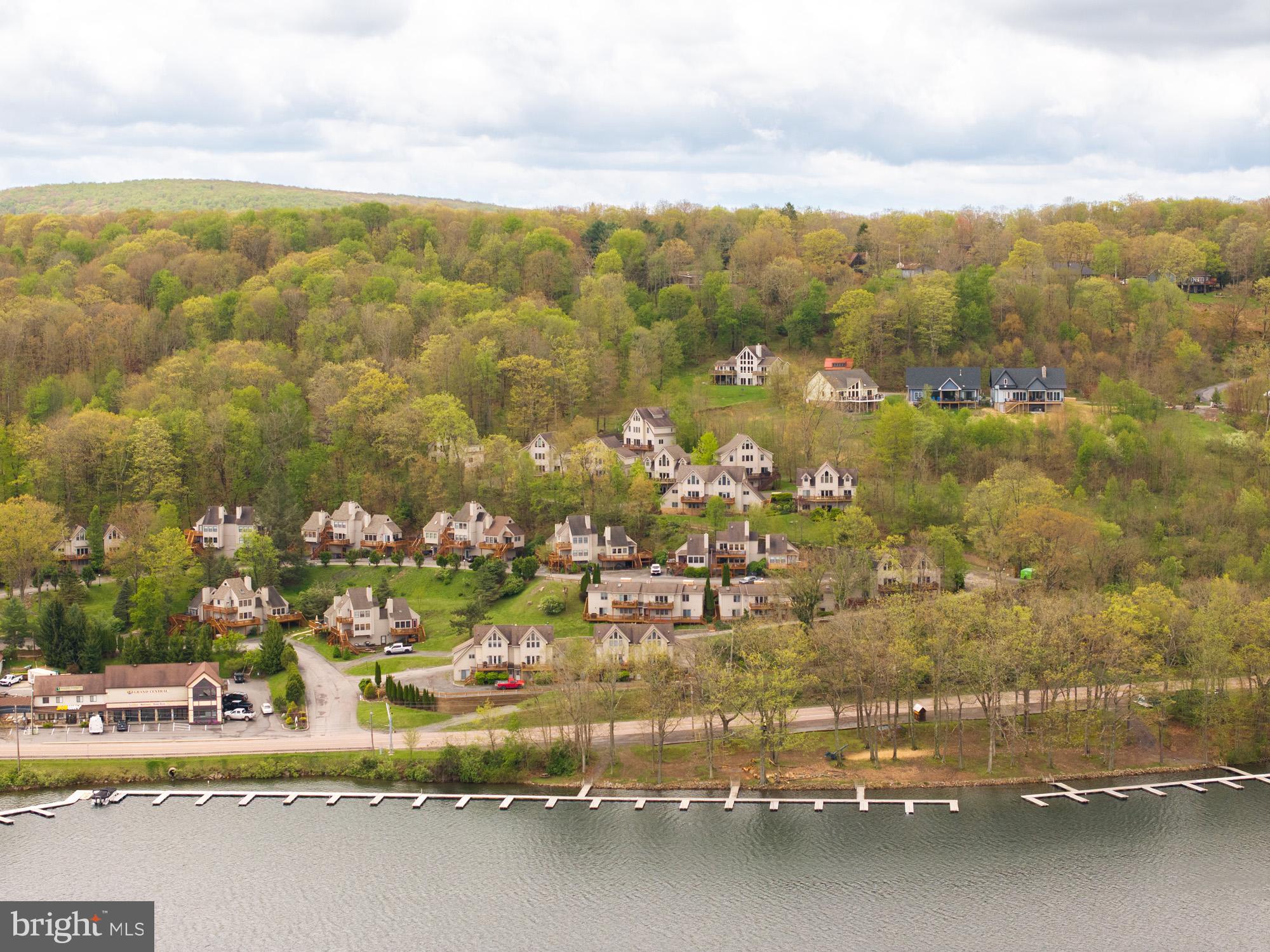 TRADERS LANDING - Residential