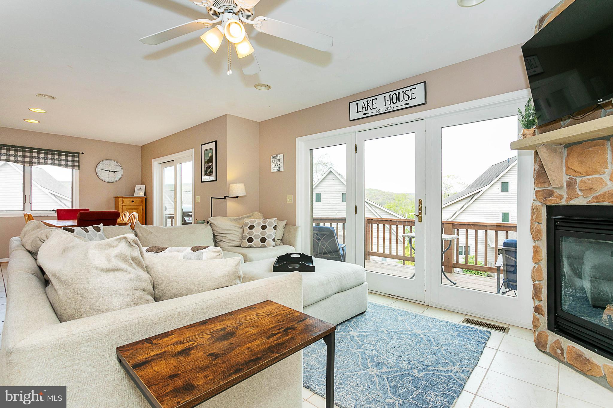 TRADERS LANDING - Residential