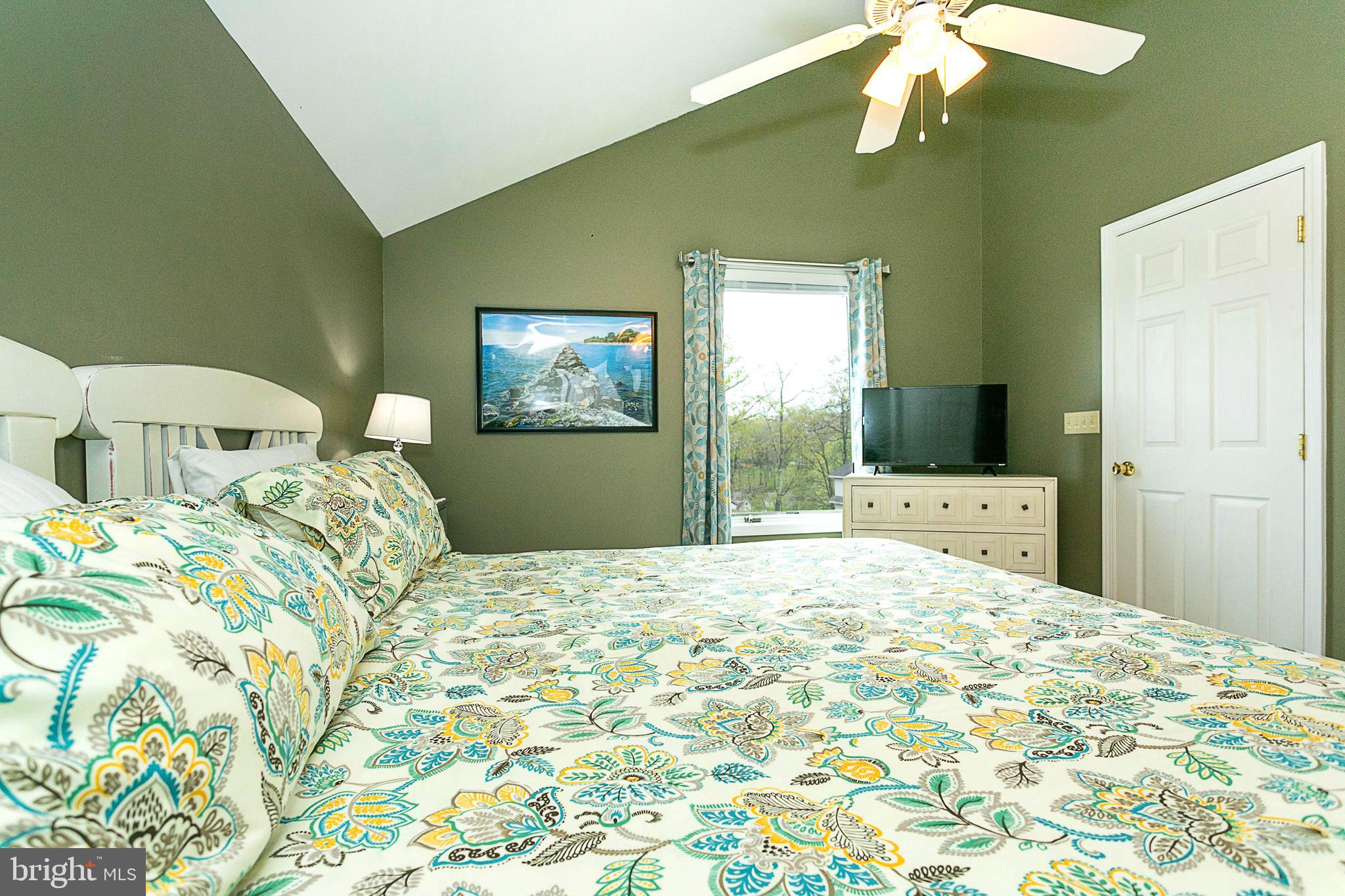 TRADERS LANDING - Residential