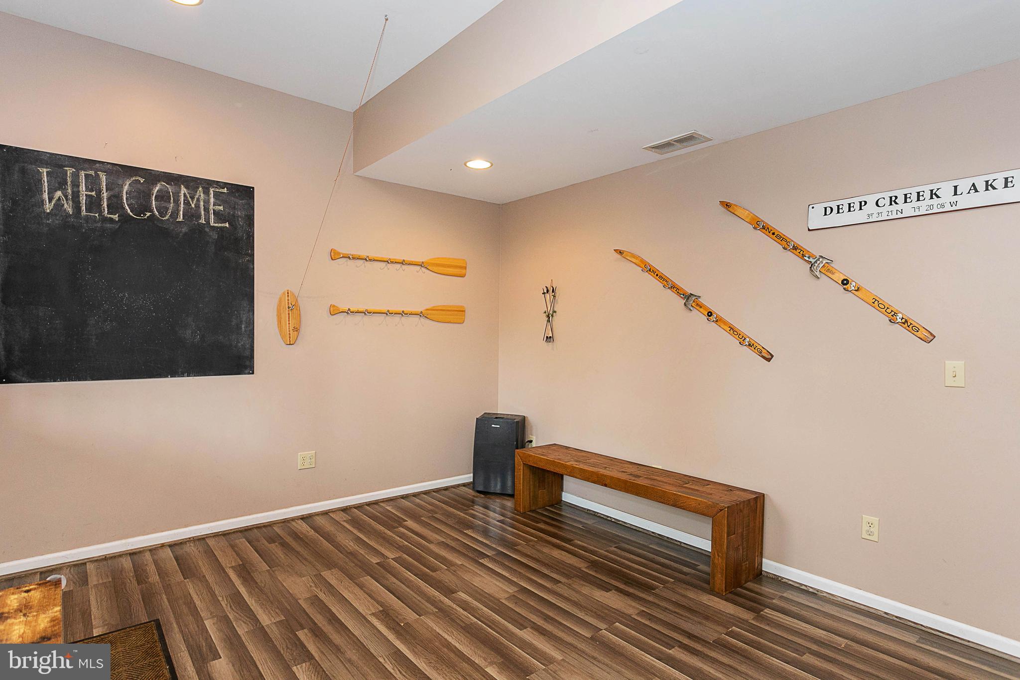 TRADERS LANDING - Residential