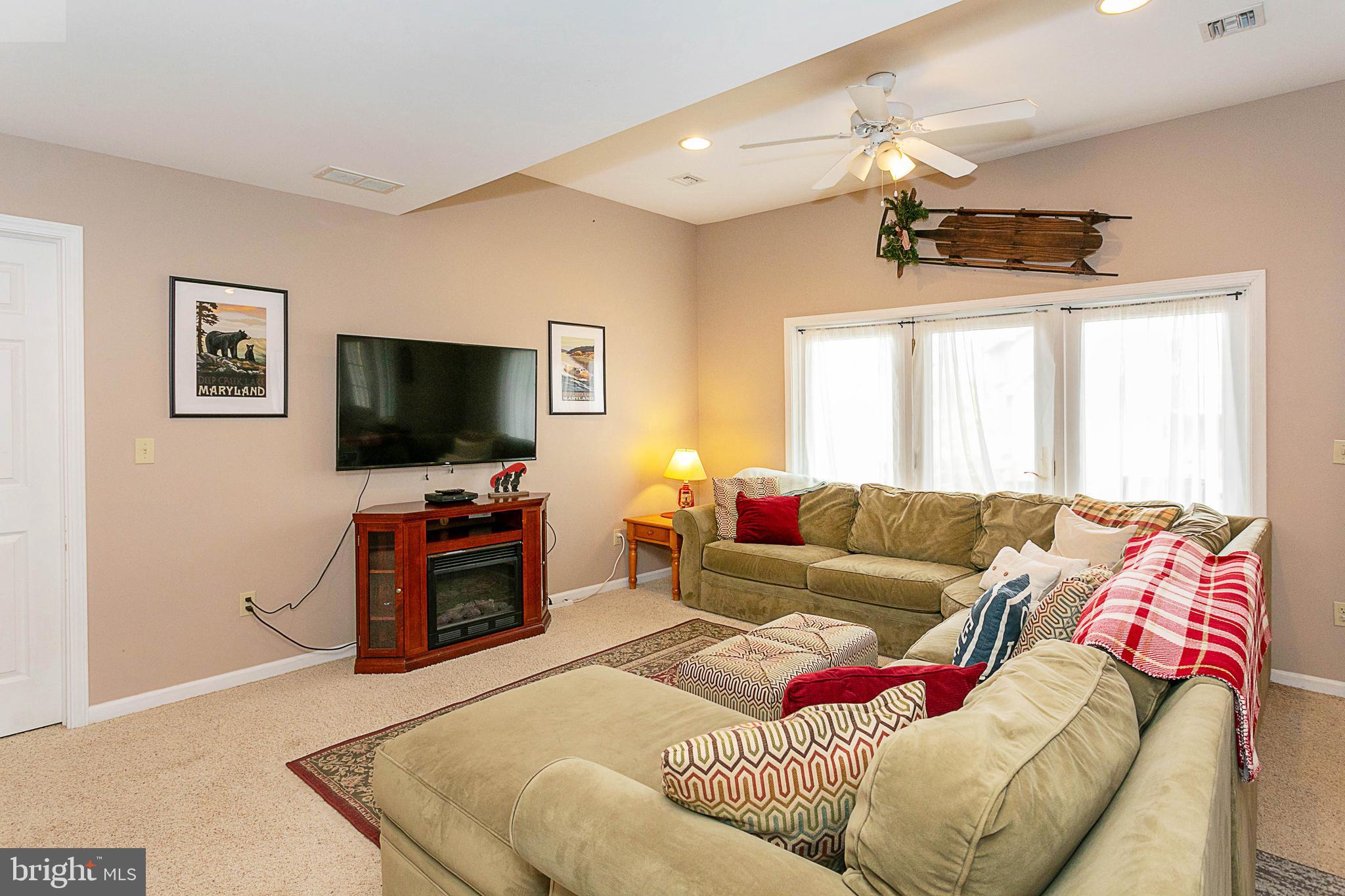 TRADERS LANDING - Residential