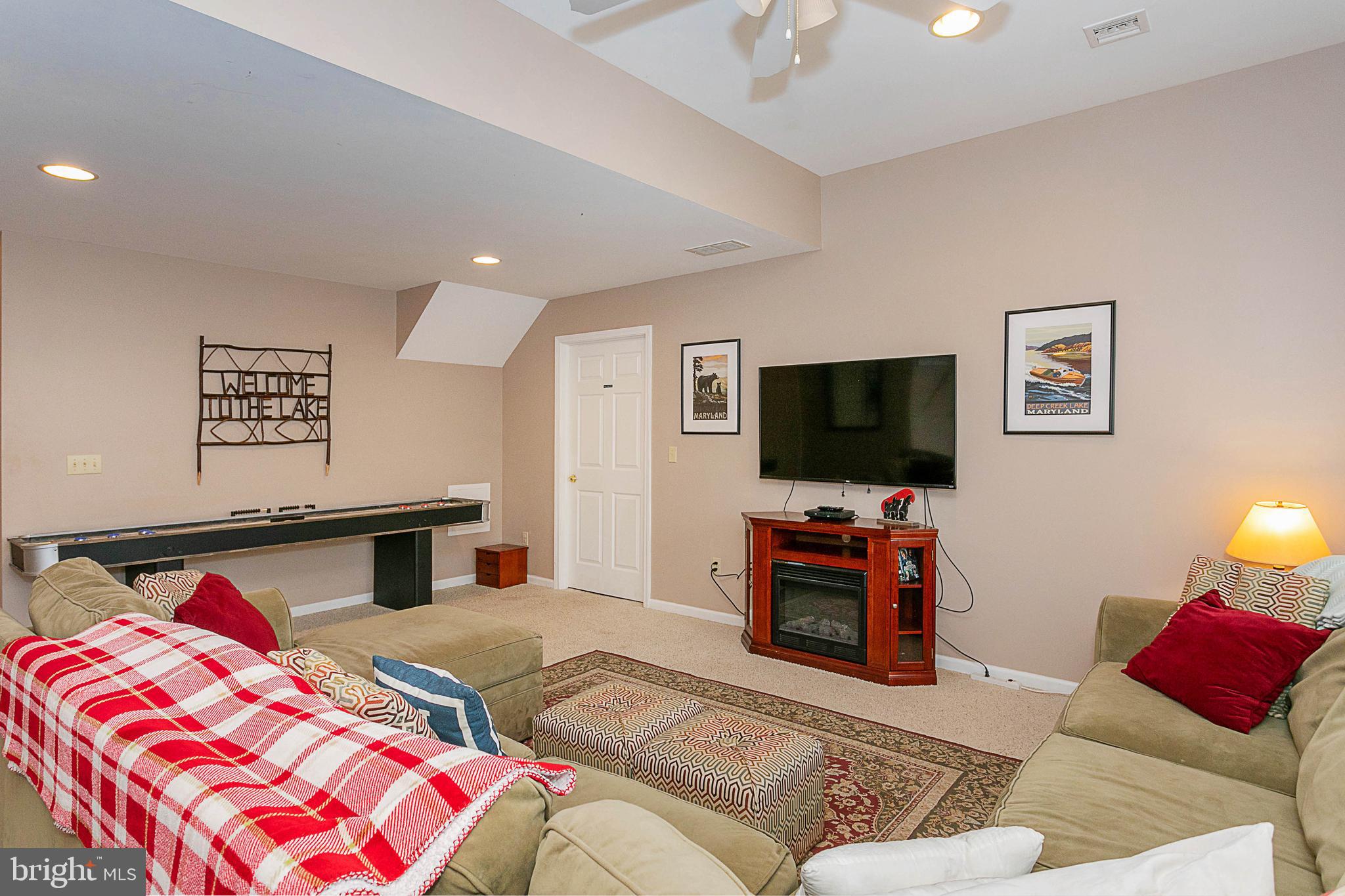 TRADERS LANDING - Residential