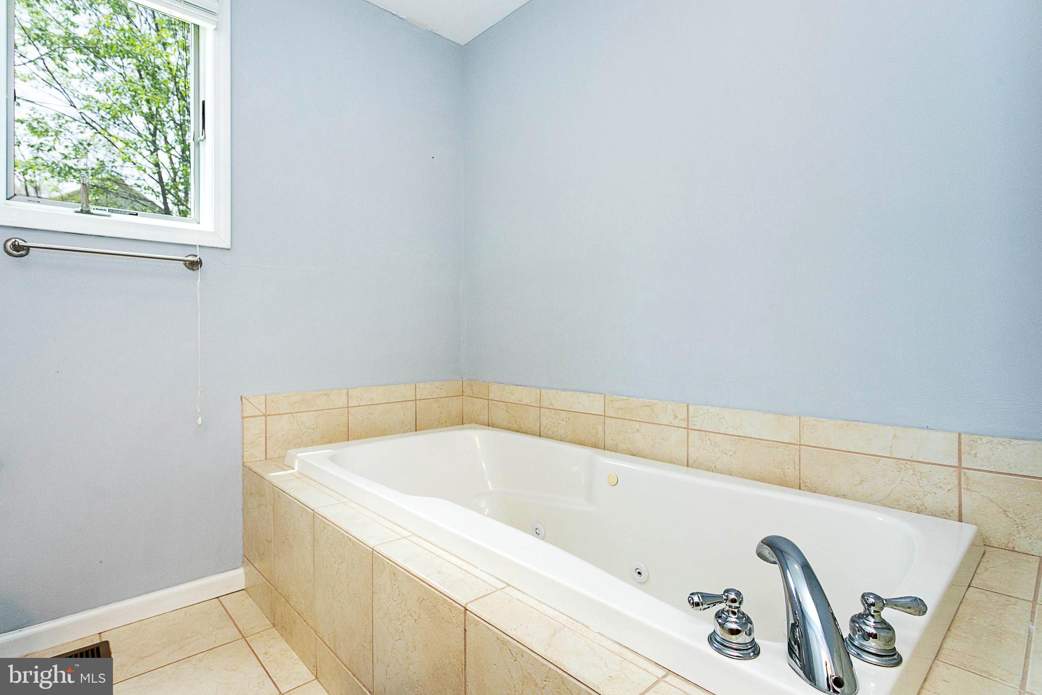 TRADERS LANDING - Residential