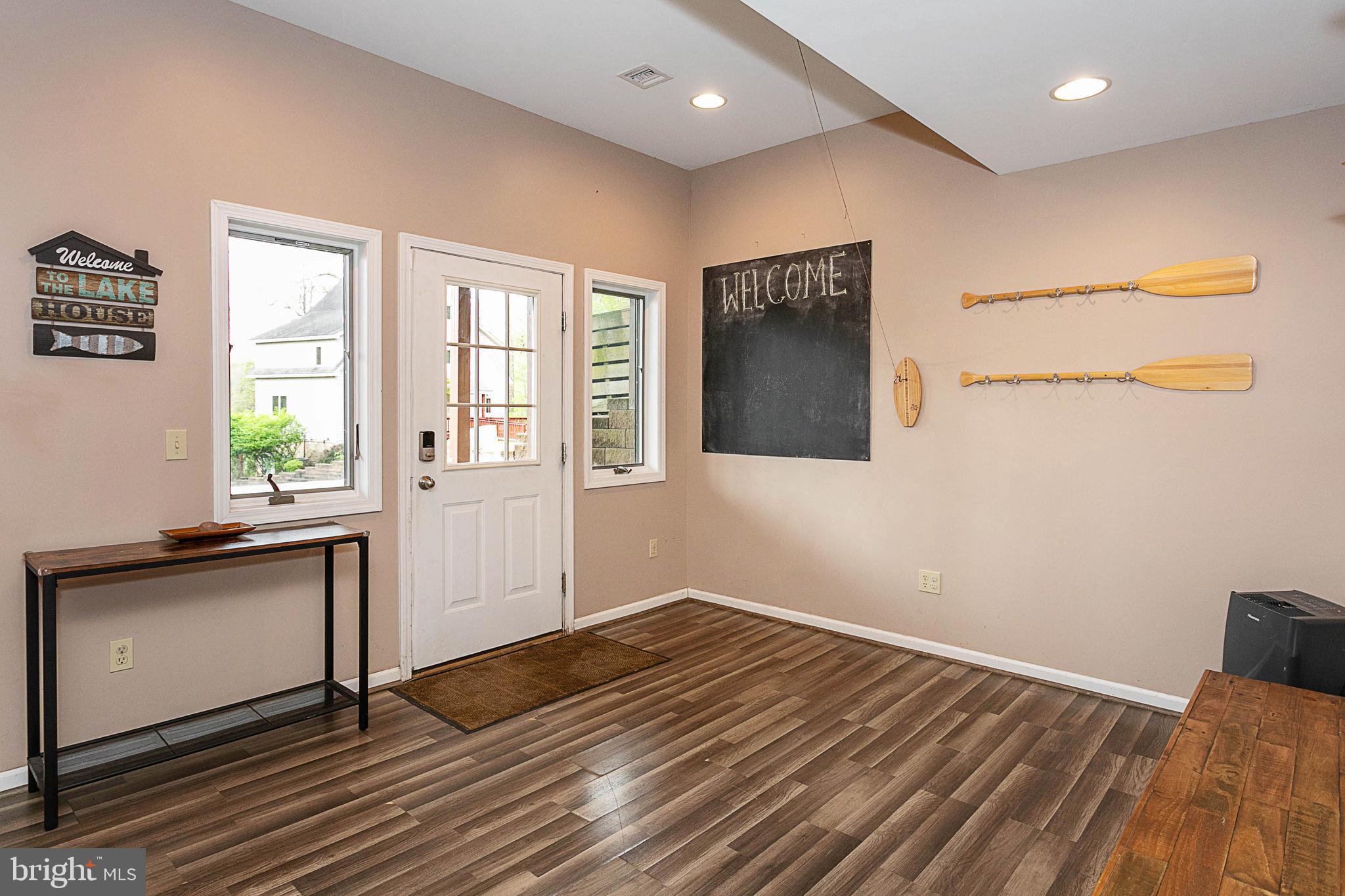 TRADERS LANDING - Residential