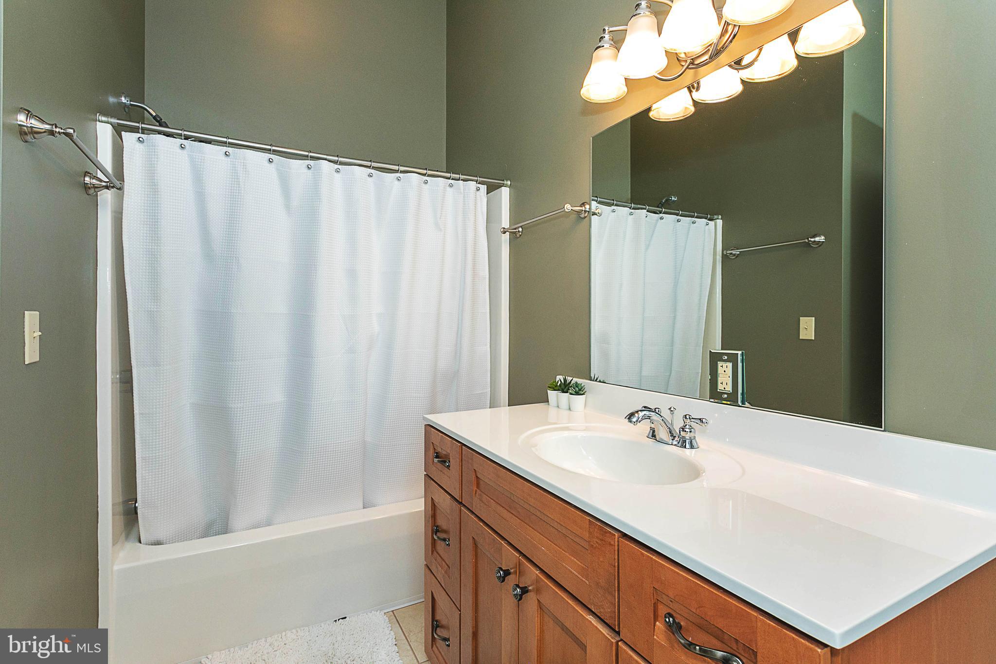 TRADERS LANDING - Residential