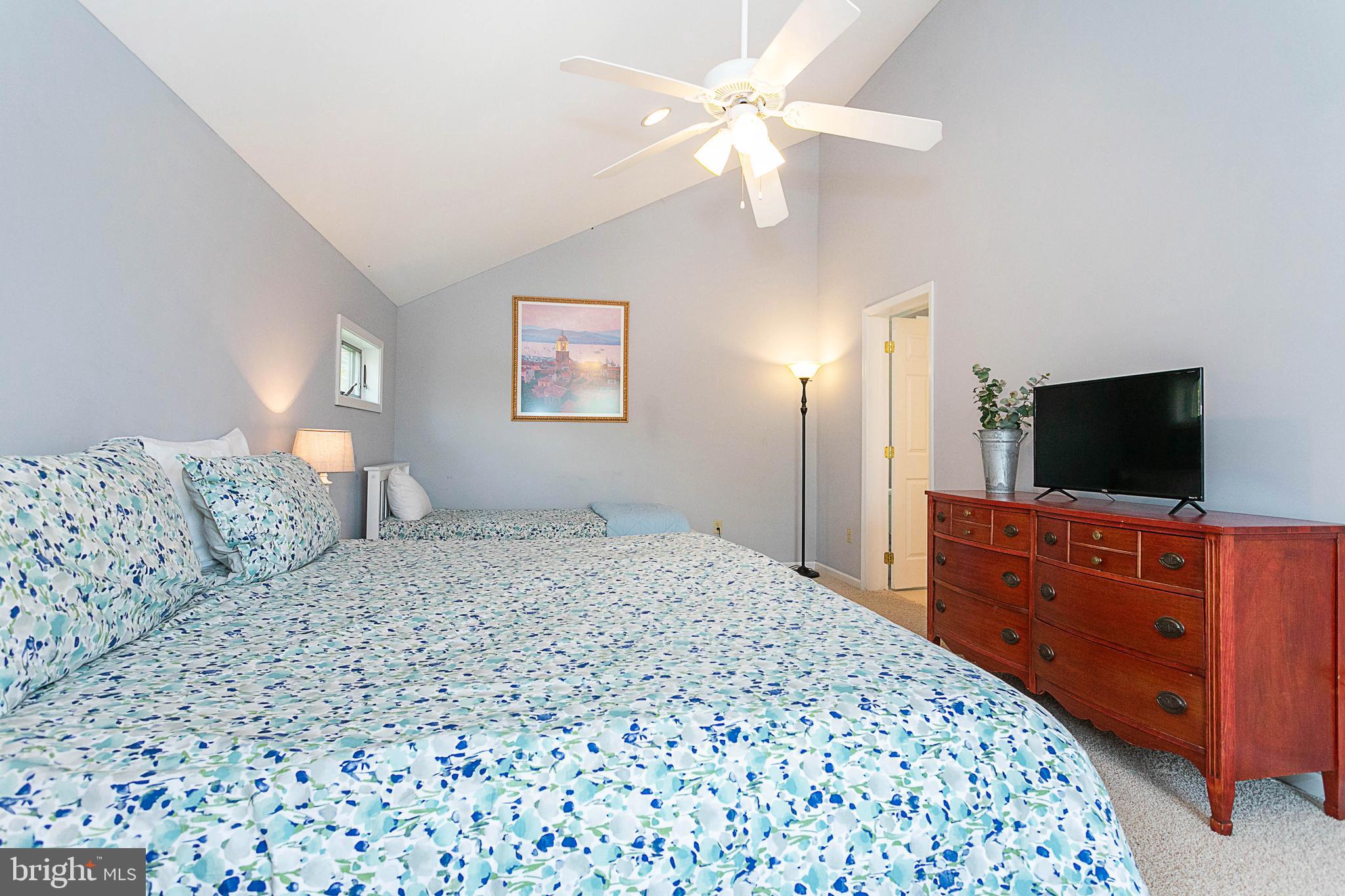 TRADERS LANDING - Residential