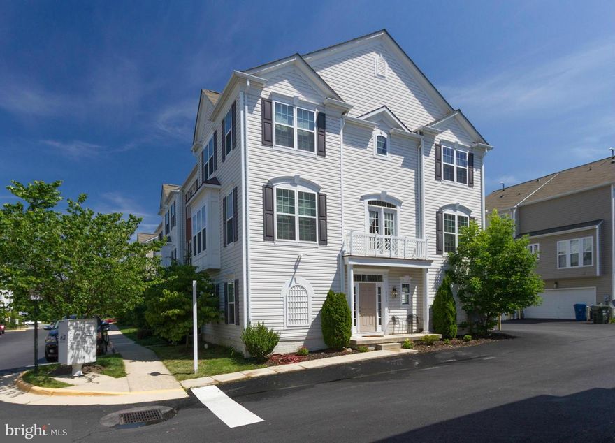 Ideal location near Fair Lakes shopping center. Fully renovated end unit that is drenched in sunlight. Spacious 3 level townhouse with 3 beds, 2.5 baths, and a 2 car garage. Master suite has tray ceiling and luxury bath with a separate shower. All hardwood flooring on main floor. Dining room separated from living by 2 sided fireplace. Large kitchen with island and breakfast room.