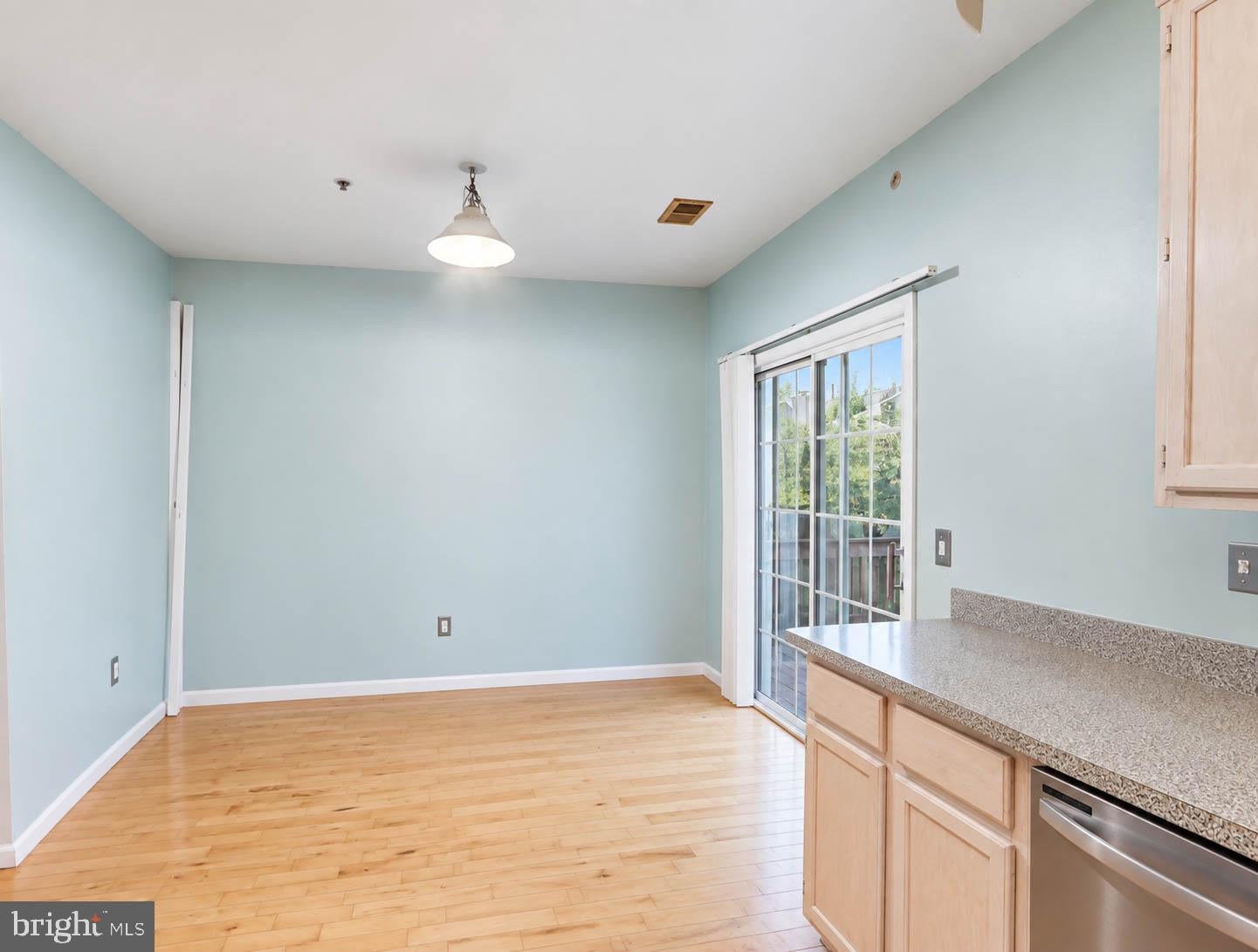 1130 WICKFORD COURT