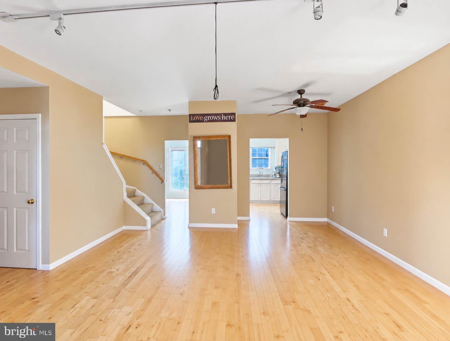 1130 WICKFORD COURT