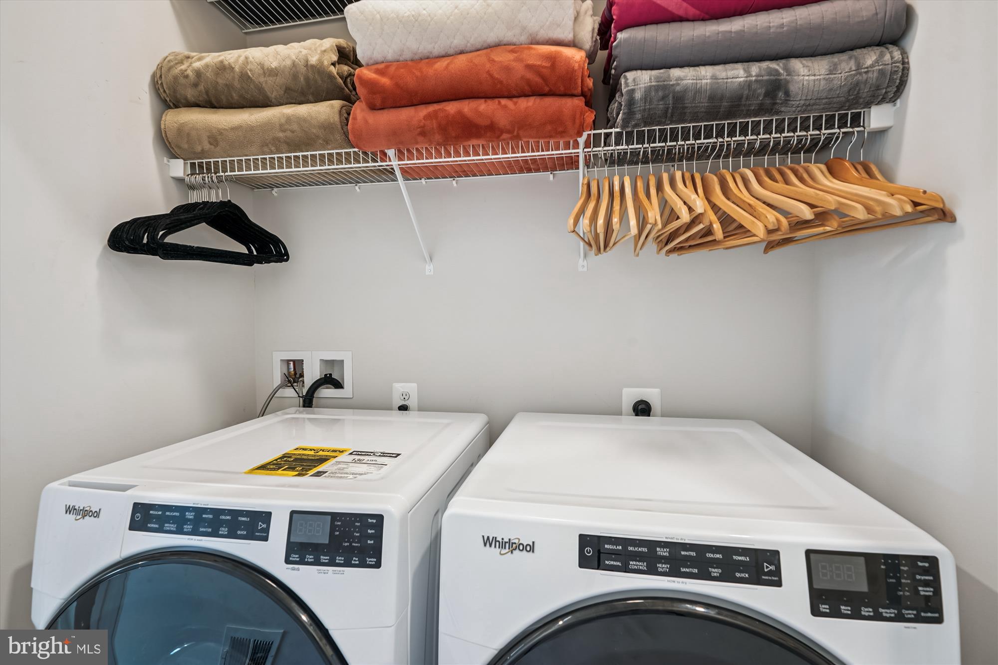 ENCLAVE AT FAIR LAKES - Residential