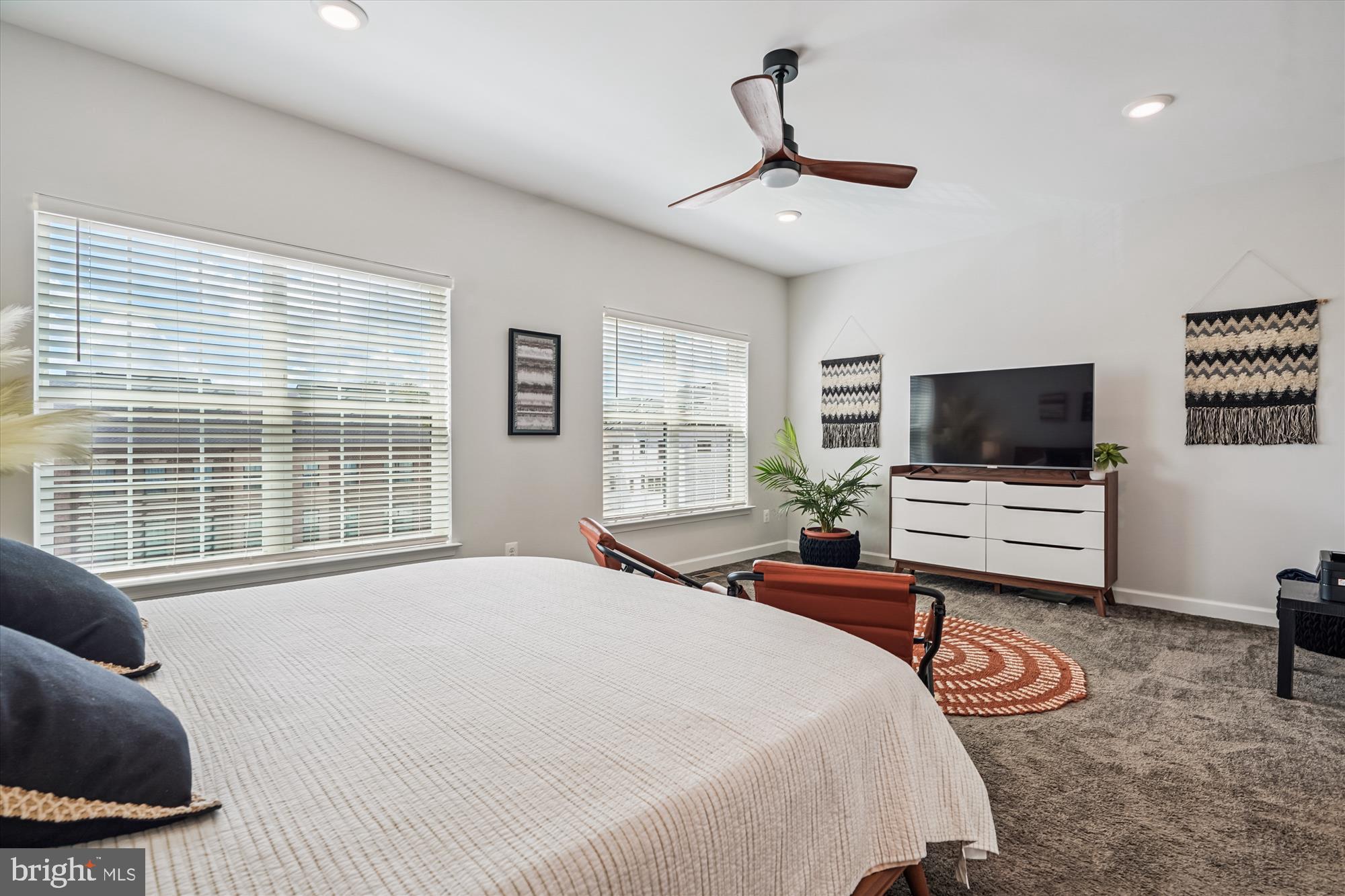 ENCLAVE AT FAIR LAKES - Residential