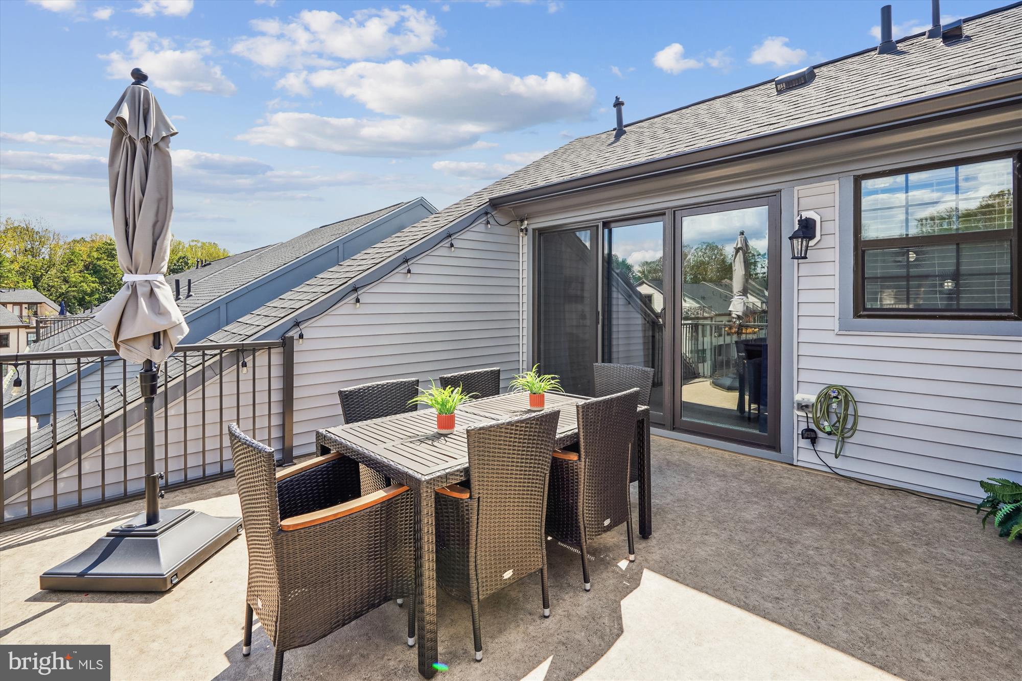 ENCLAVE AT FAIR LAKES - Residential