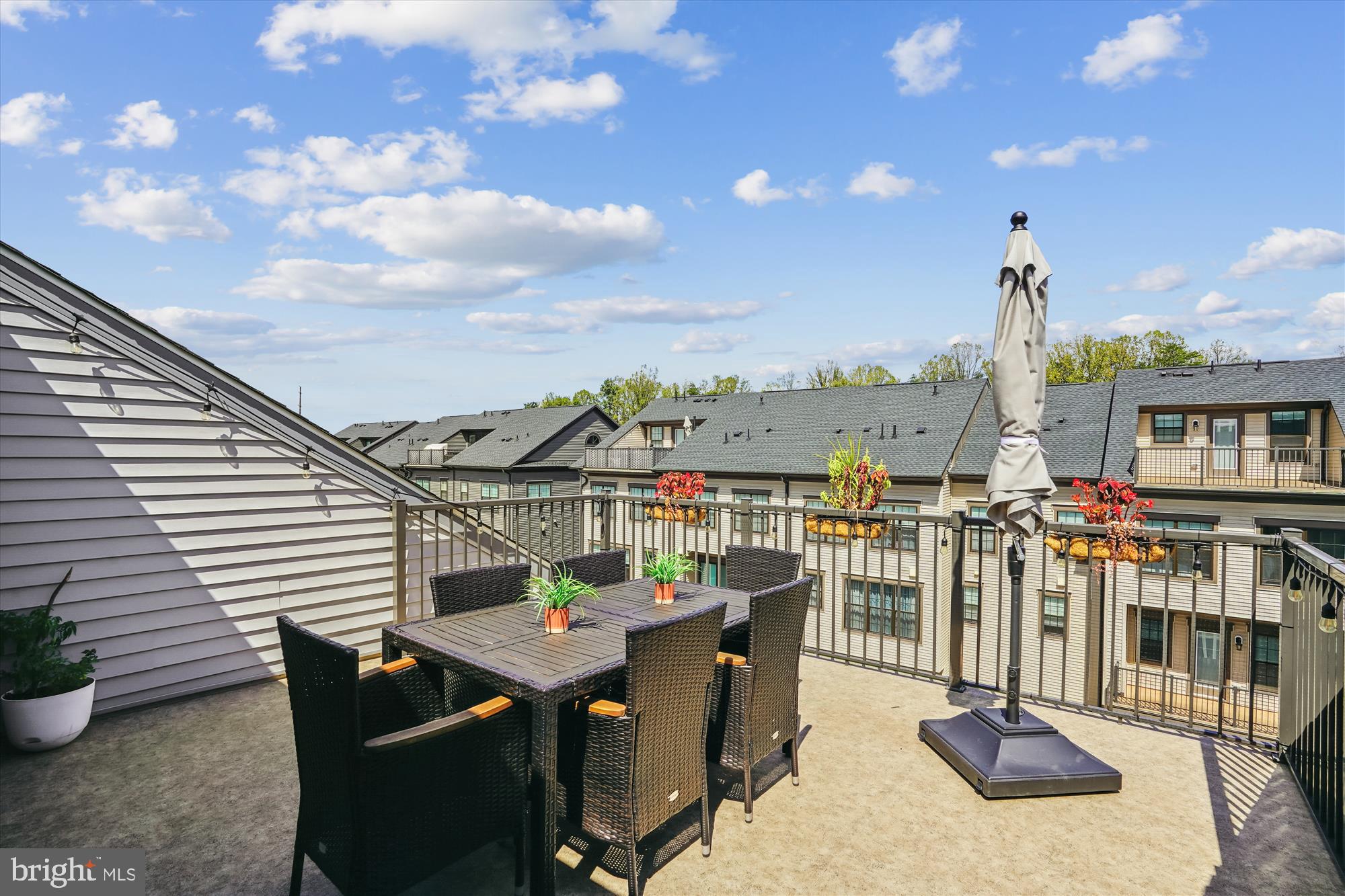 ENCLAVE AT FAIR LAKES - Residential