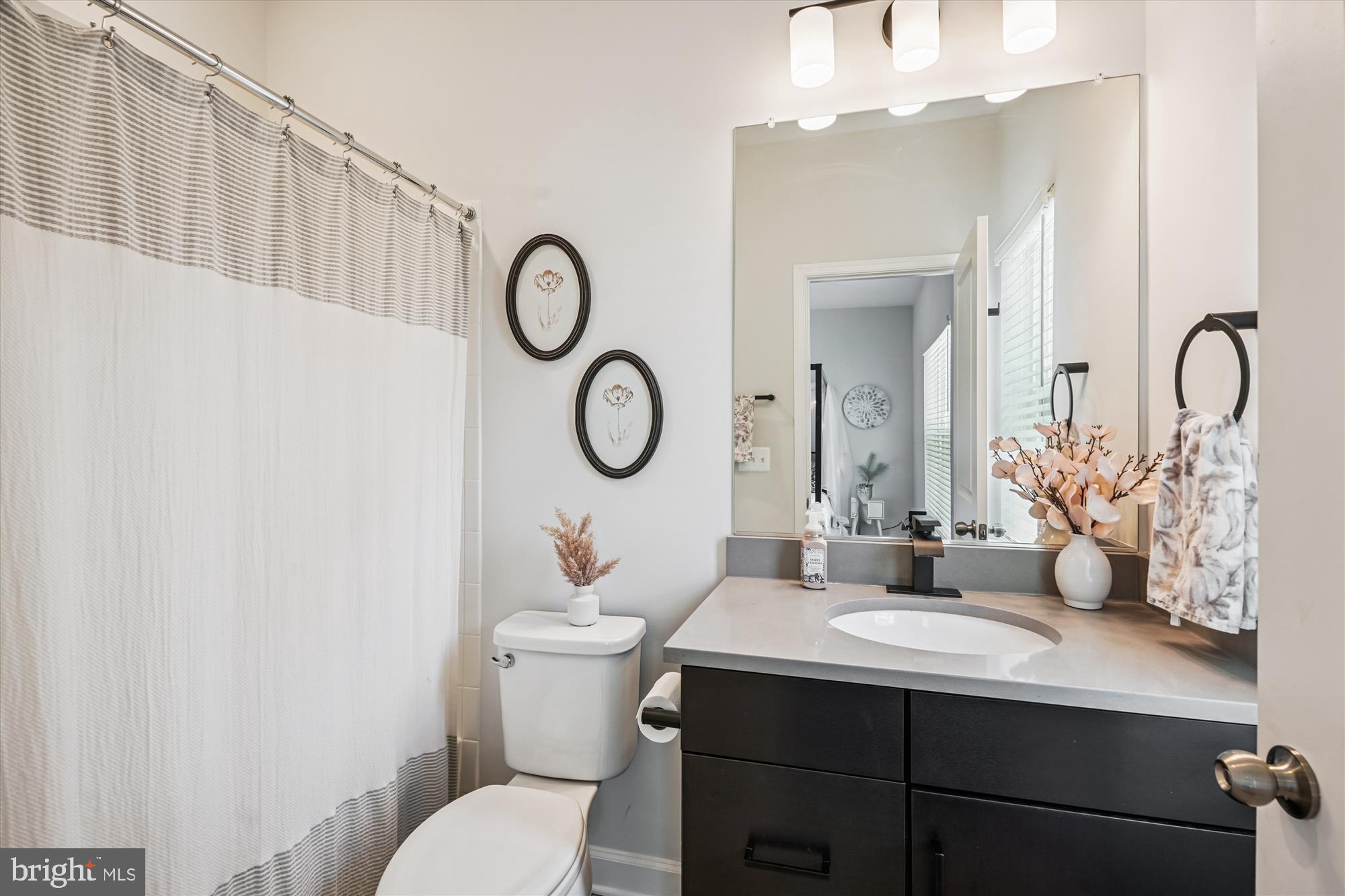 ENCLAVE AT FAIR LAKES - Residential