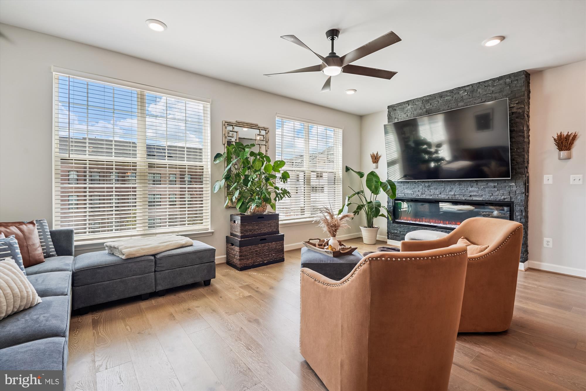 ENCLAVE AT FAIR LAKES - Residential