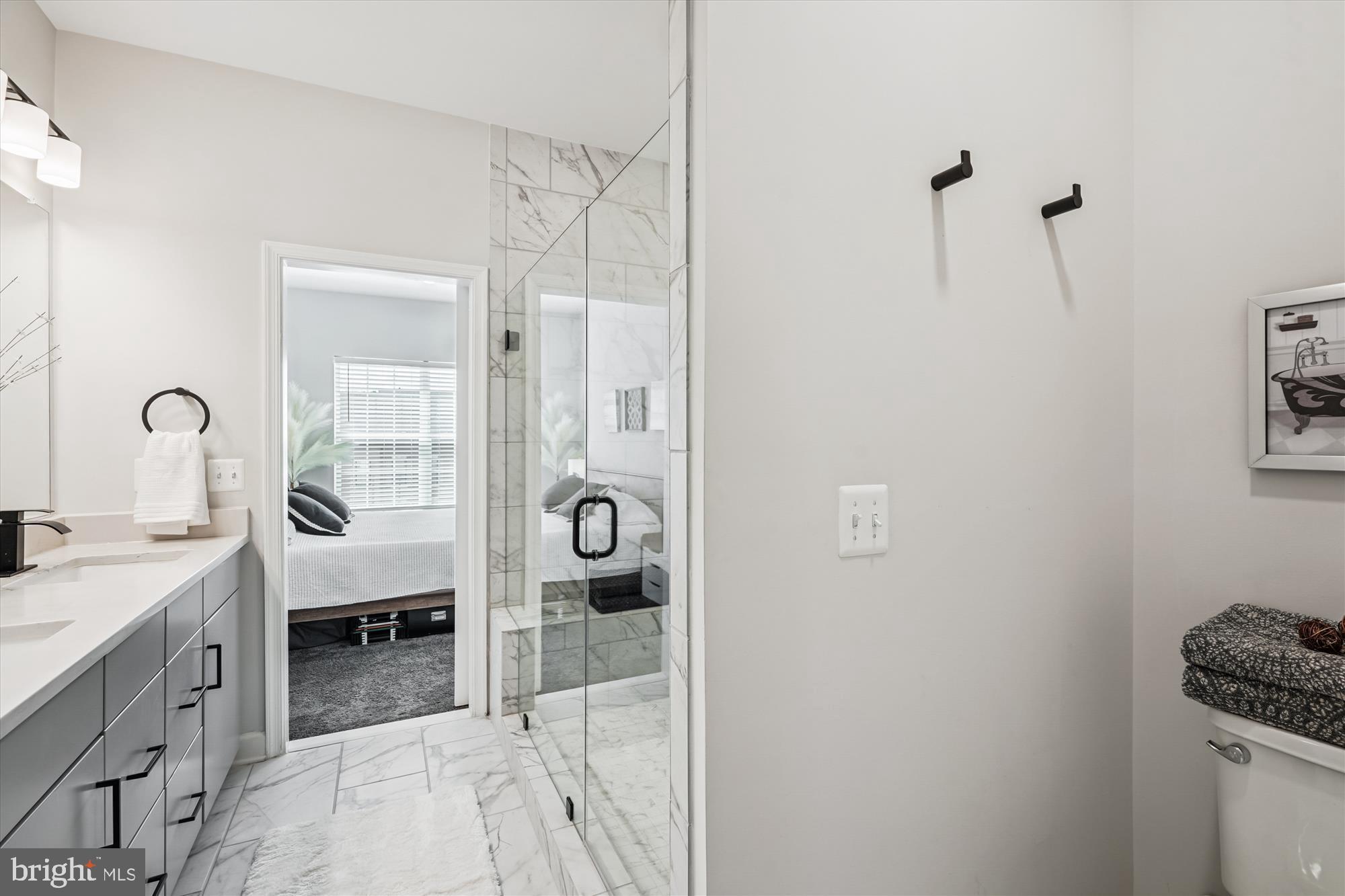 ENCLAVE AT FAIR LAKES - Residential