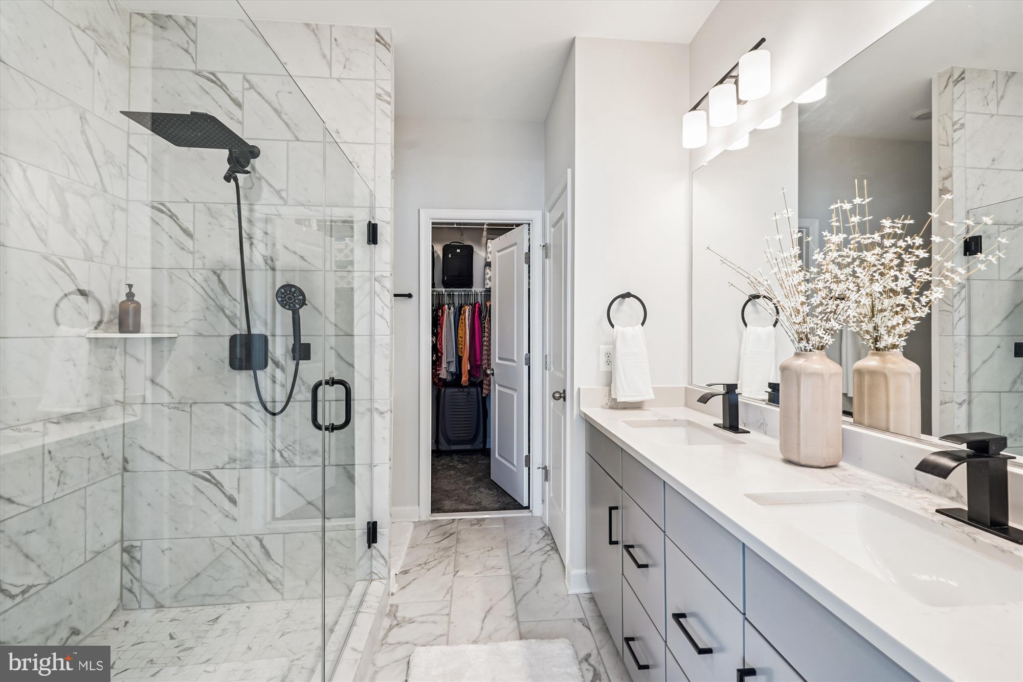 ENCLAVE AT FAIR LAKES - Residential