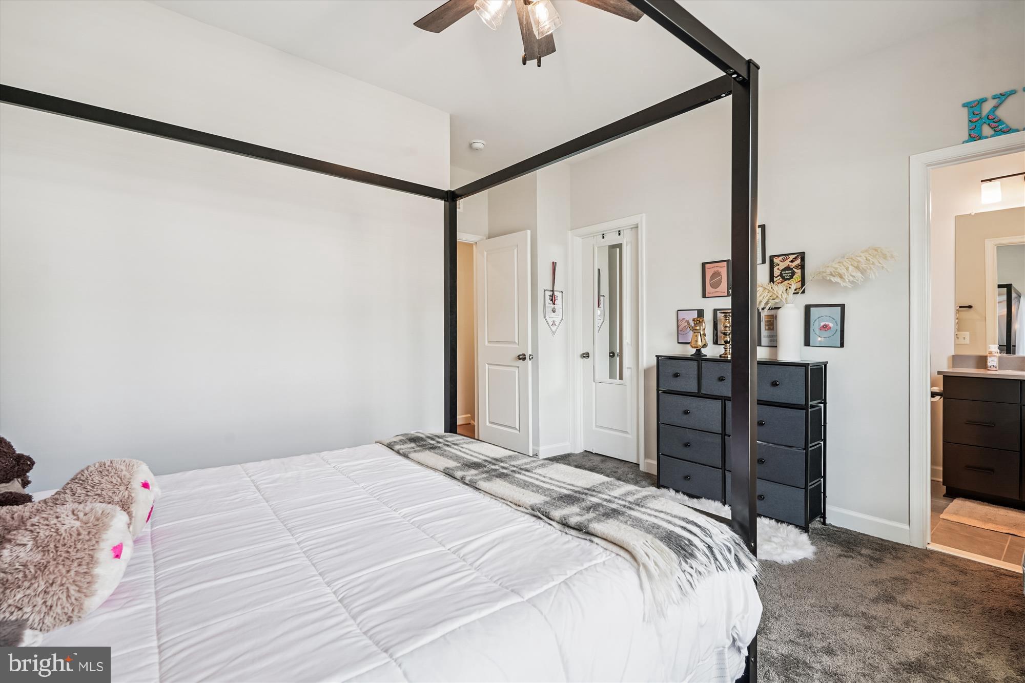 ENCLAVE AT FAIR LAKES - Residential