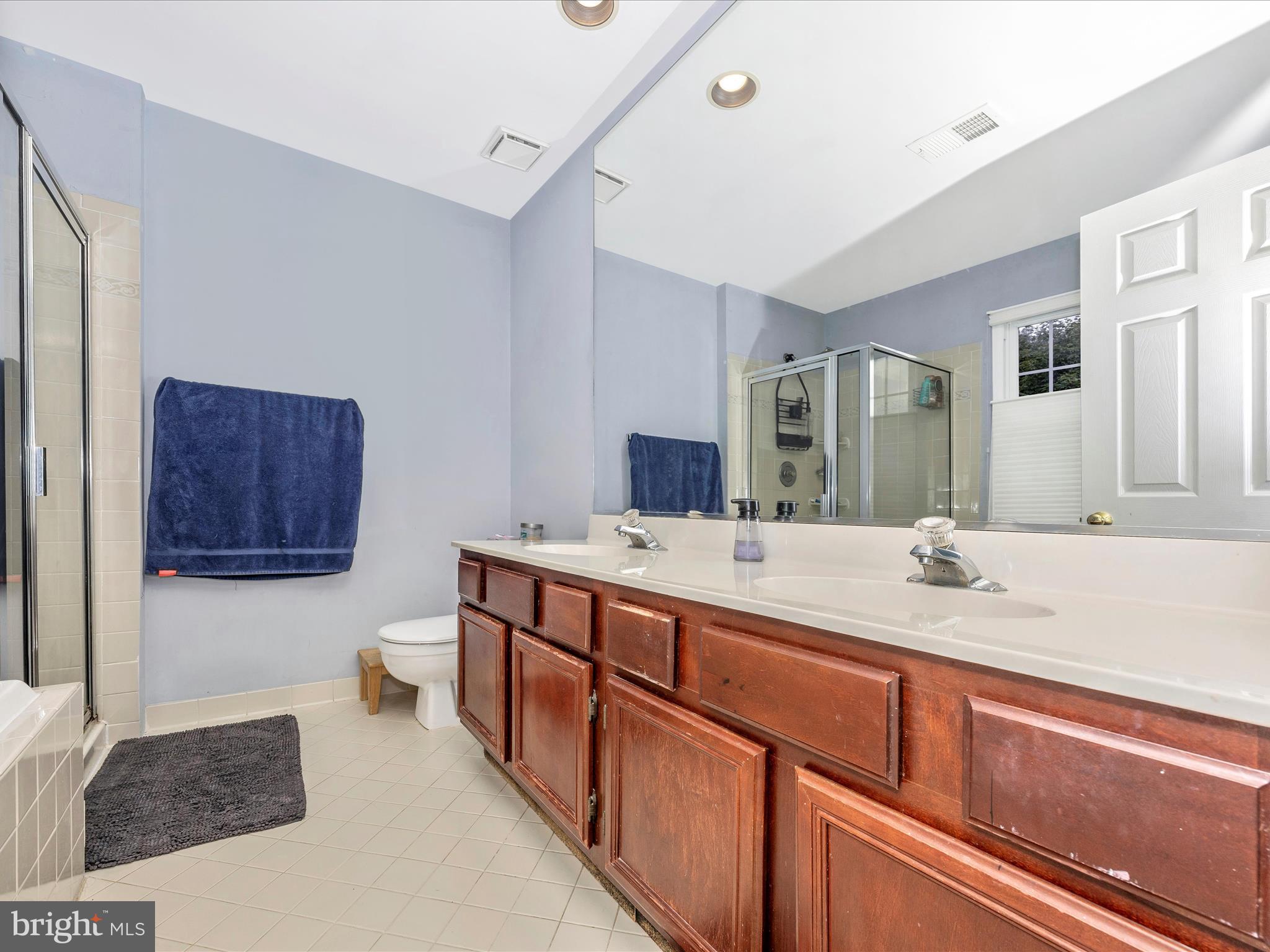 MEADOWGATE - Residential