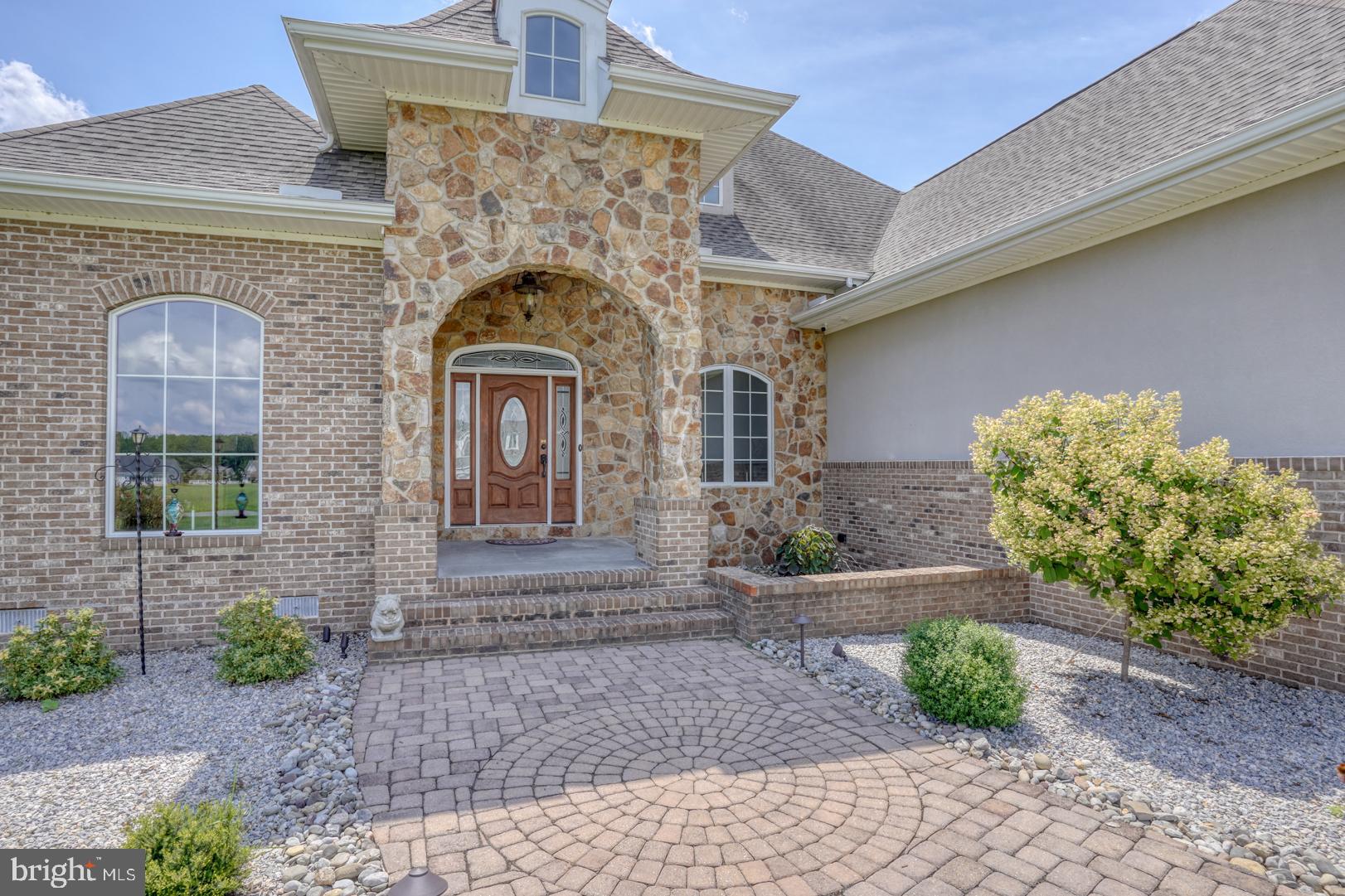 4405 GREEN BRIAR WAY