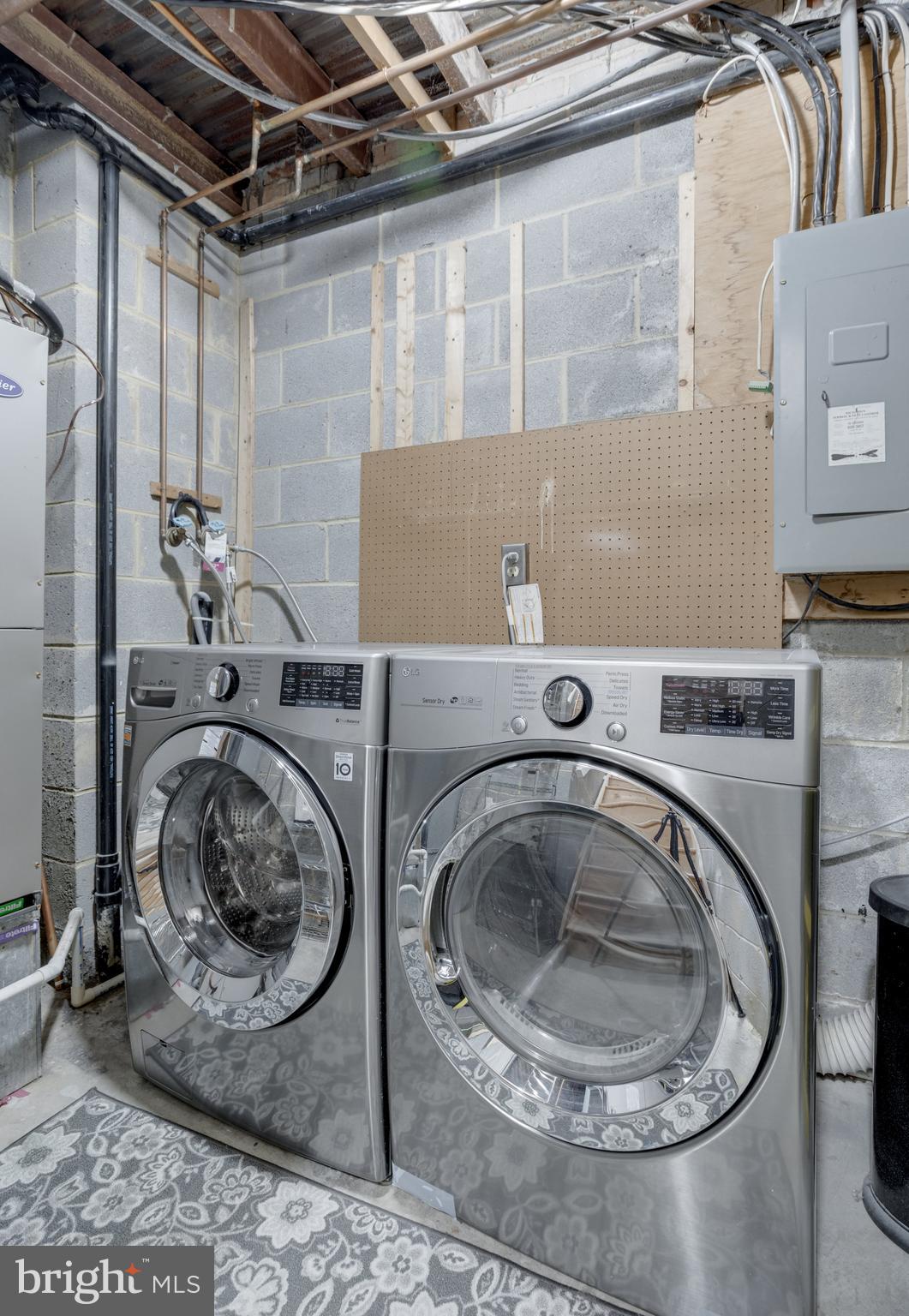 KEENE MILL WOODS - Residential