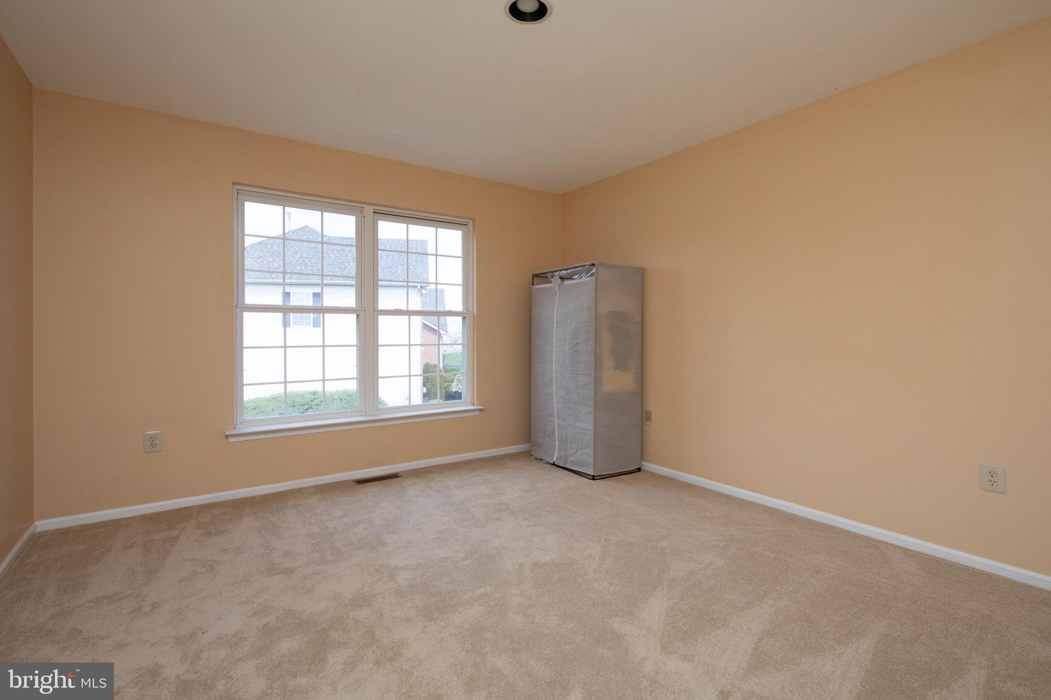 RAVEN HOLLOW - Residential