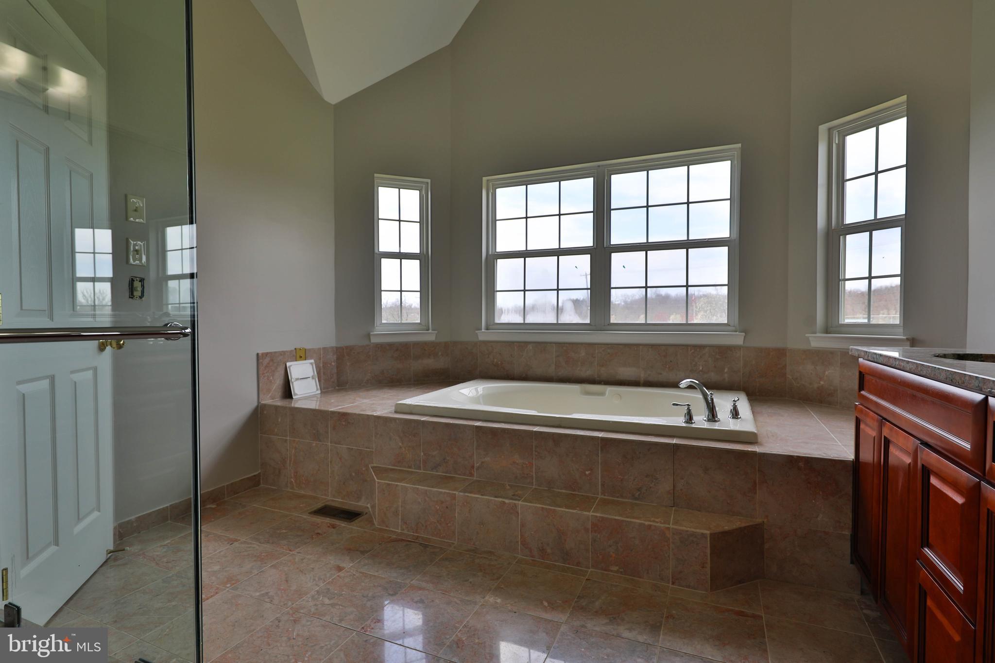 RAVEN HOLLOW - Residential