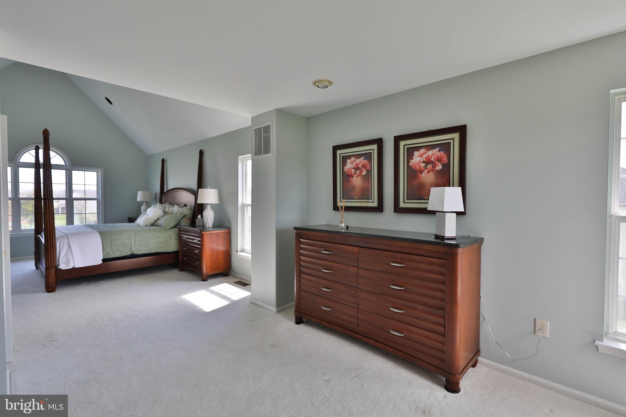 RAVEN HOLLOW - Residential