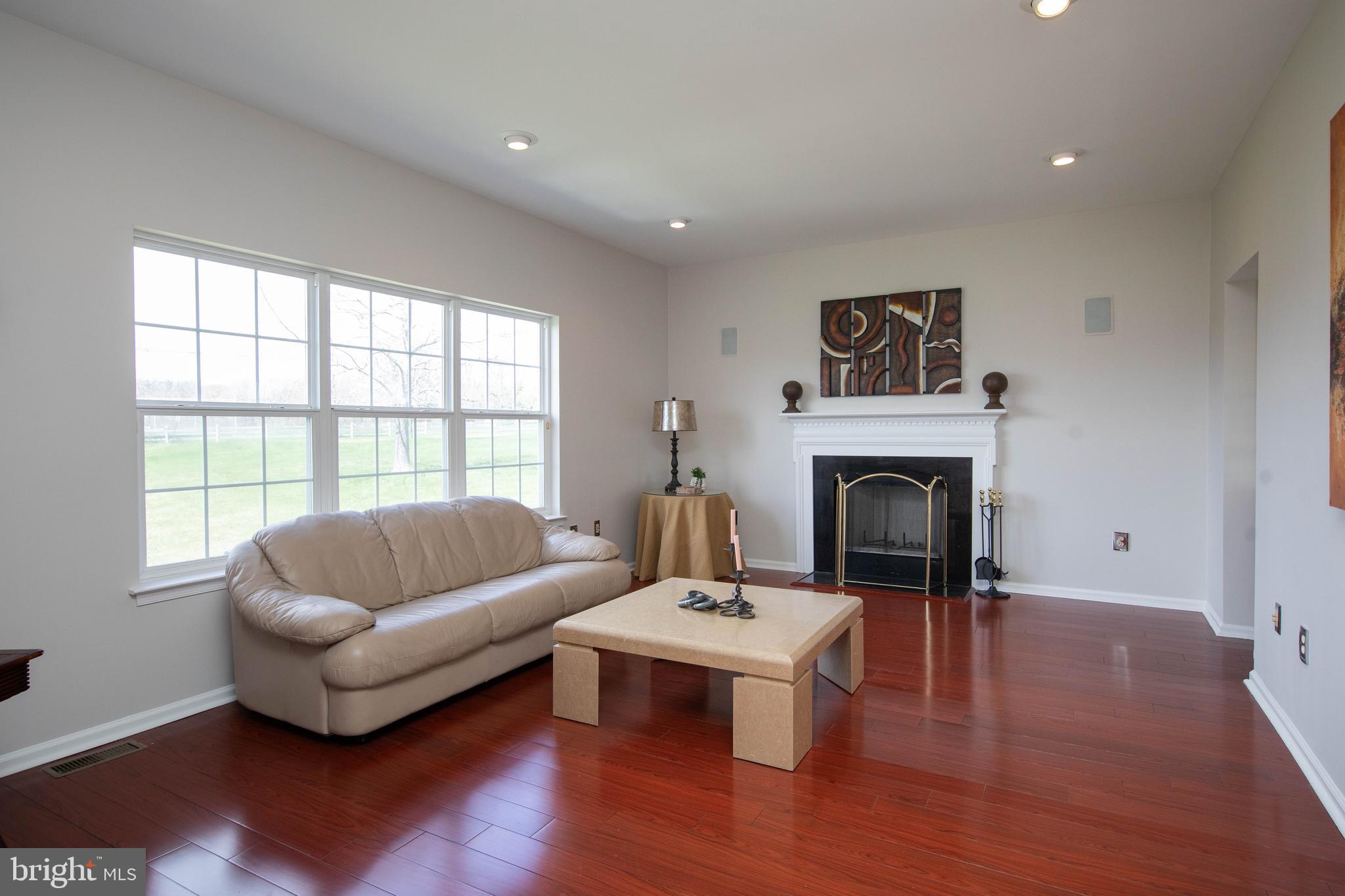 RAVEN HOLLOW - Residential