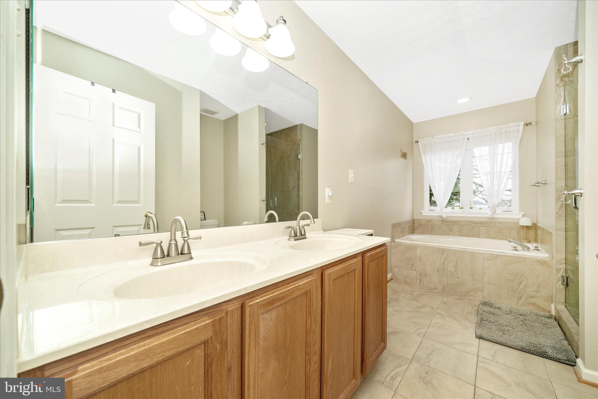 CAMBRIDGE FARMS - Residential