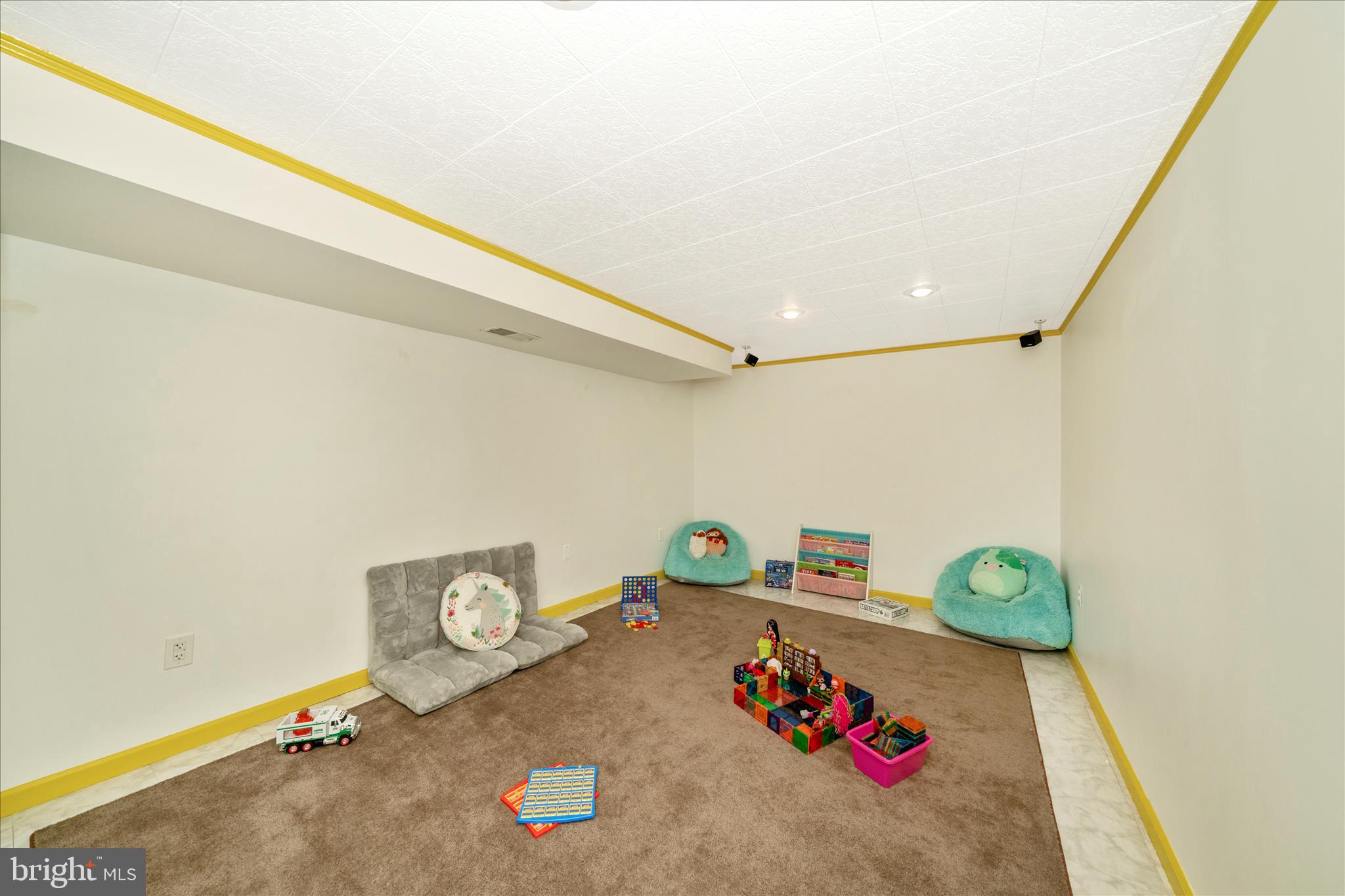 CAMBRIDGE FARMS - Residential