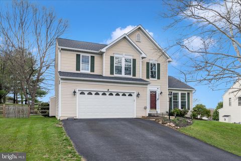 Photo of 4804 Bennington Place E, JEFFERSON, MD 21755 (MLS # MDFR2079172)