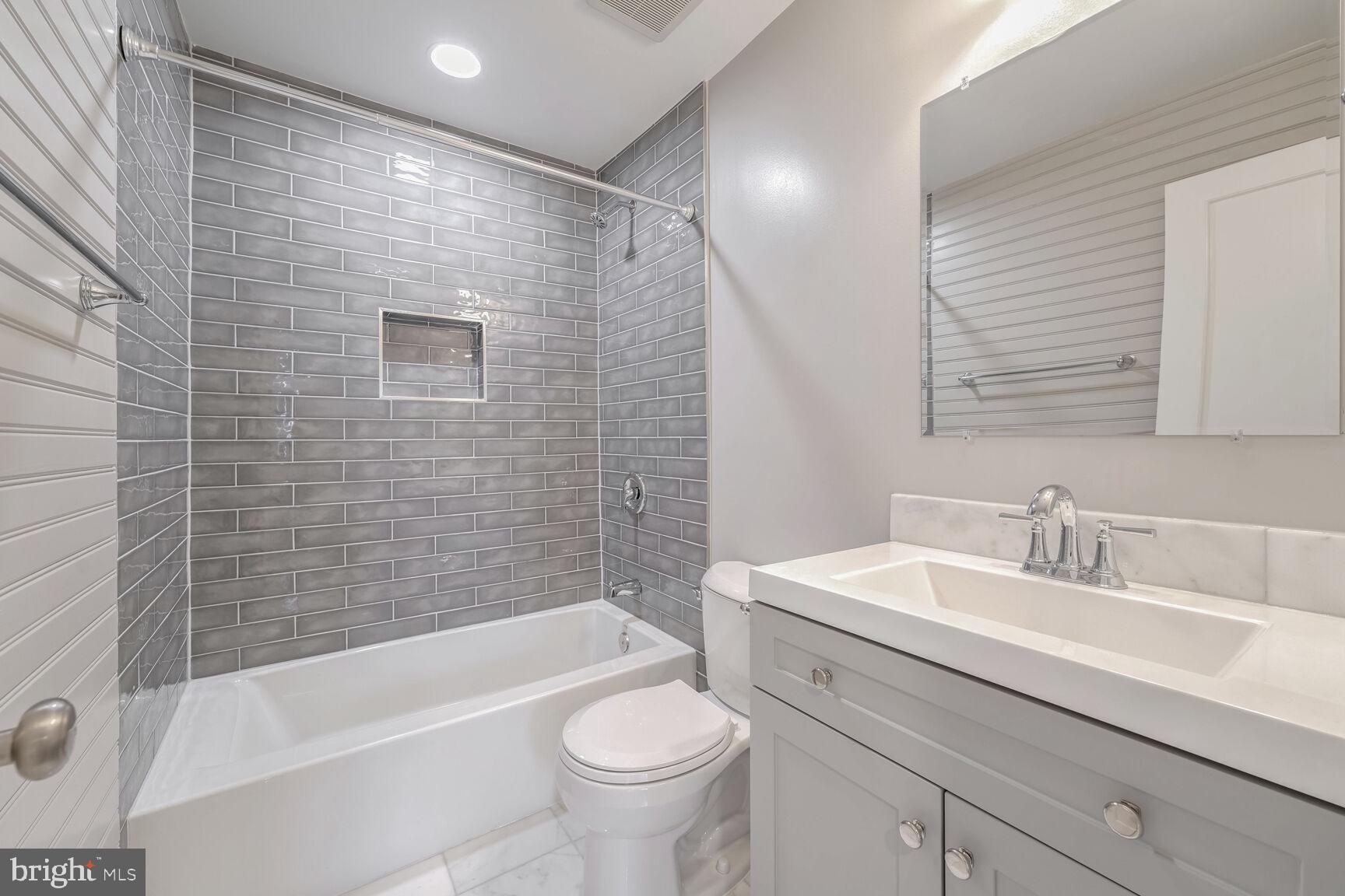 MCKENNEY HILLS - Residential Lease