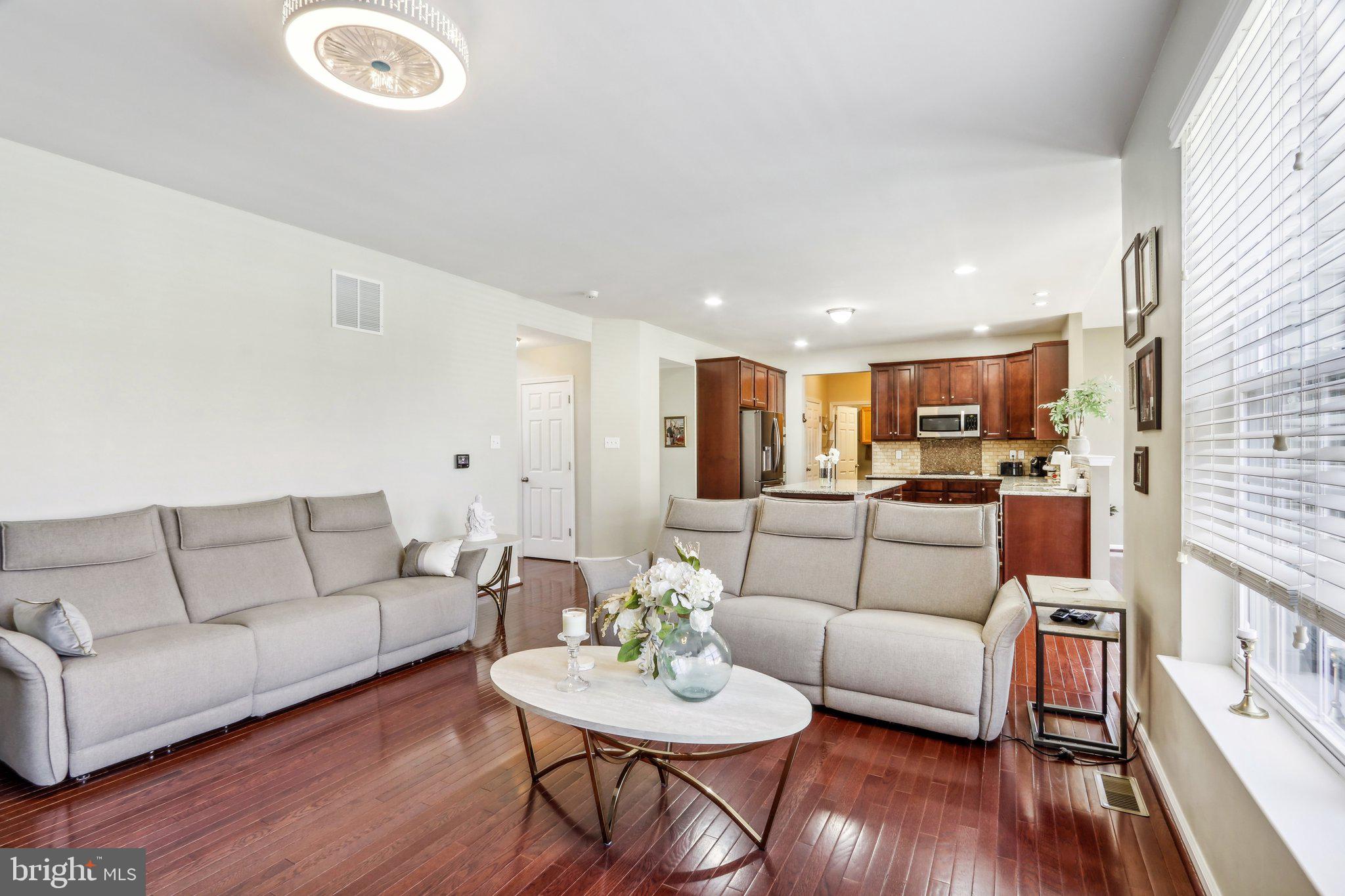 HIGHGATE MANORS - Residential