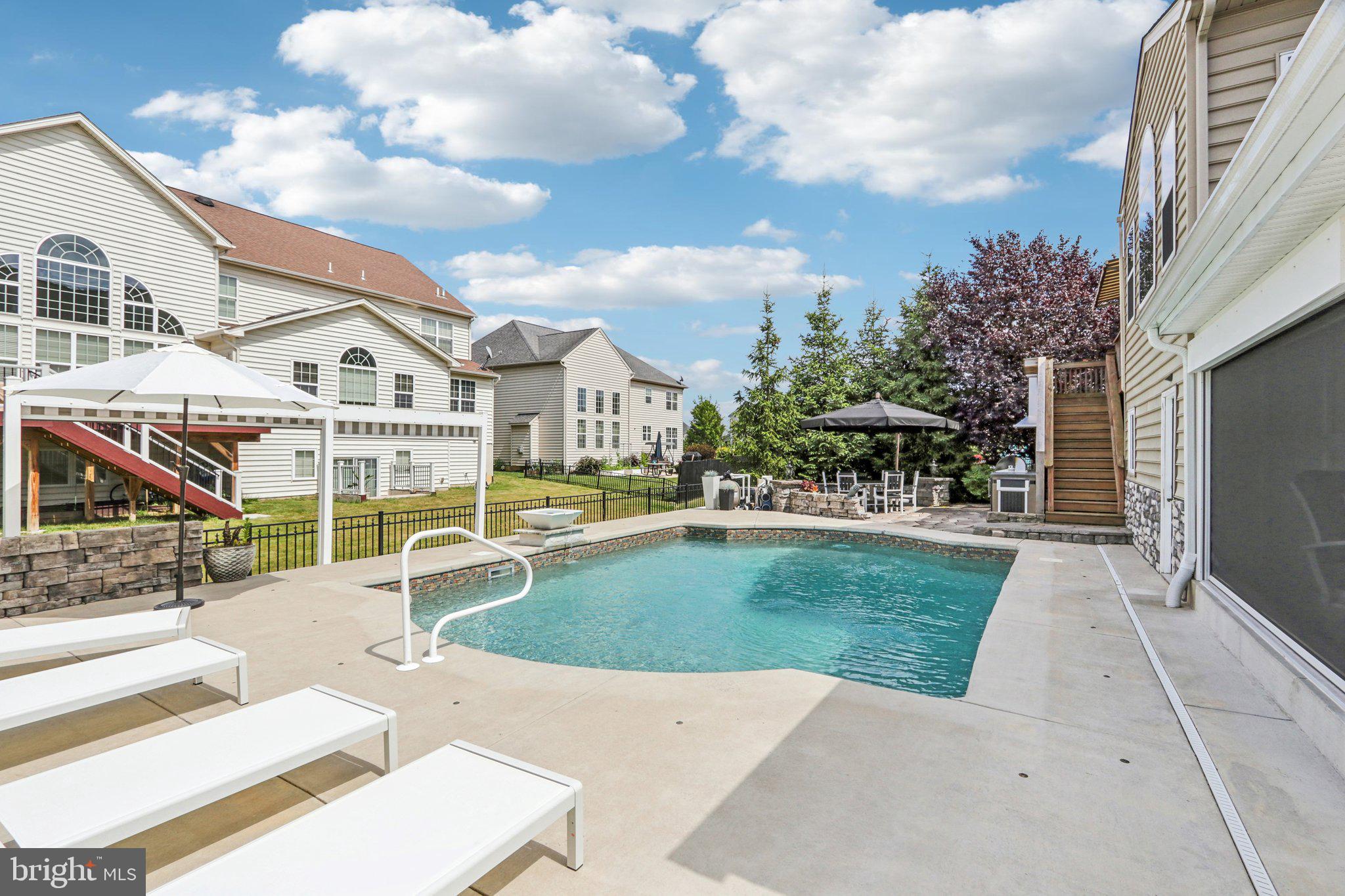 HIGHGATE MANORS - Residential