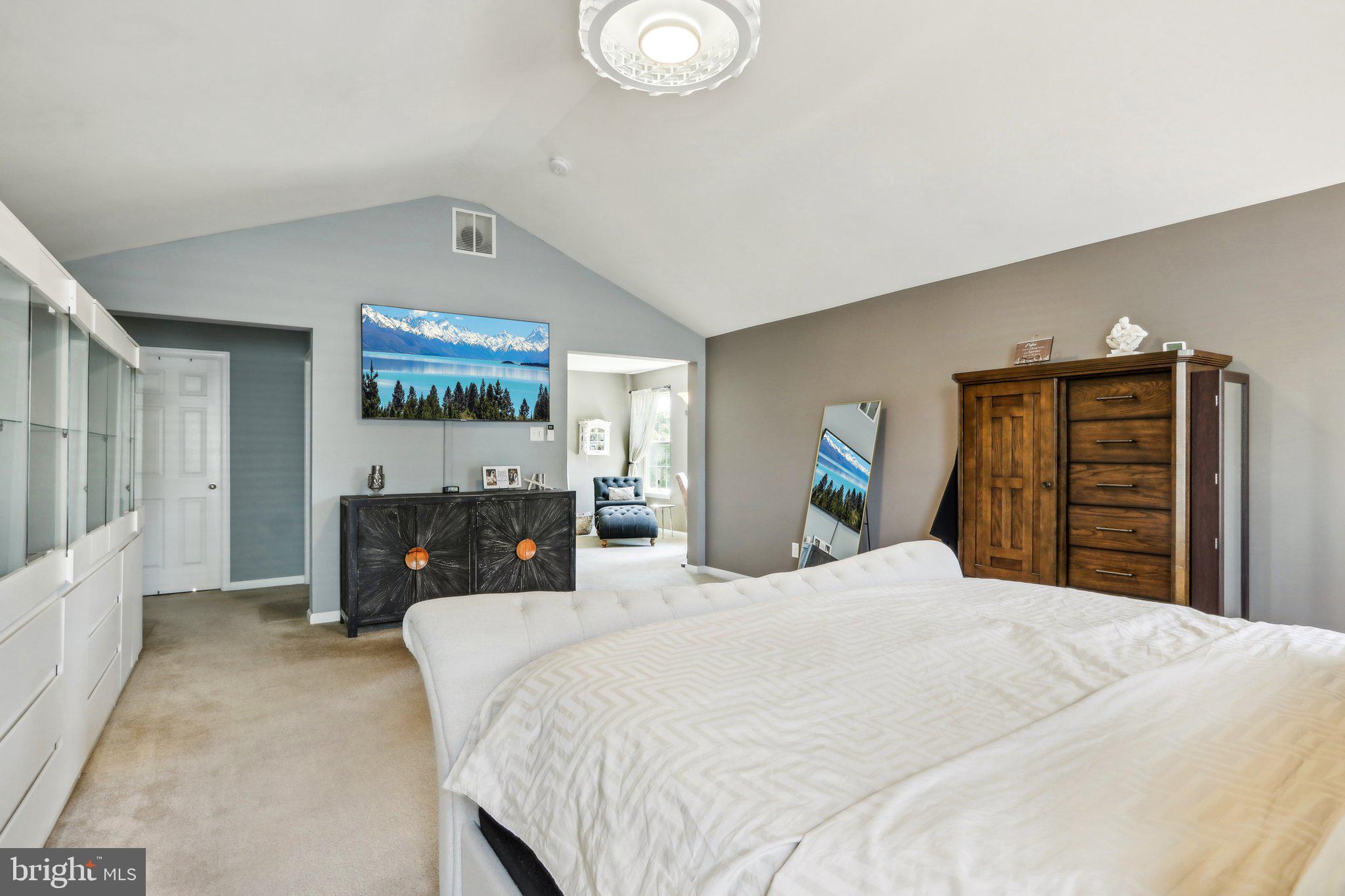 HIGHGATE MANORS - Residential