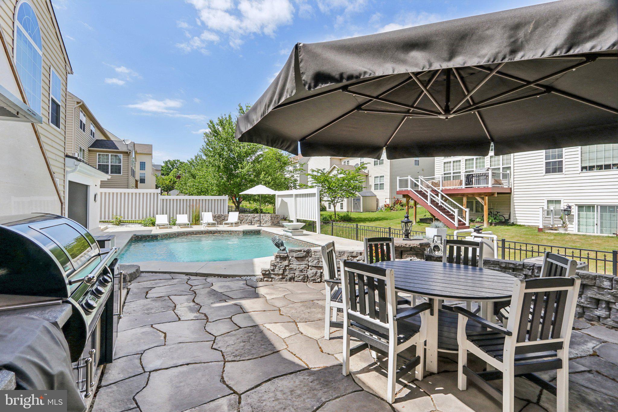 HIGHGATE MANORS - Residential