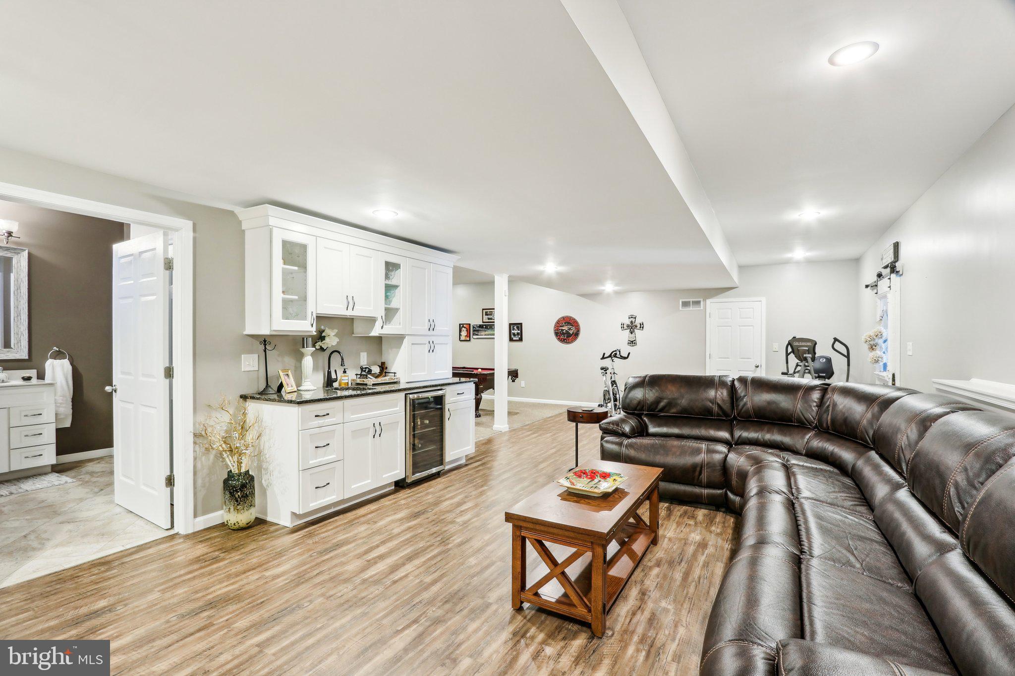 HIGHGATE MANORS - Residential