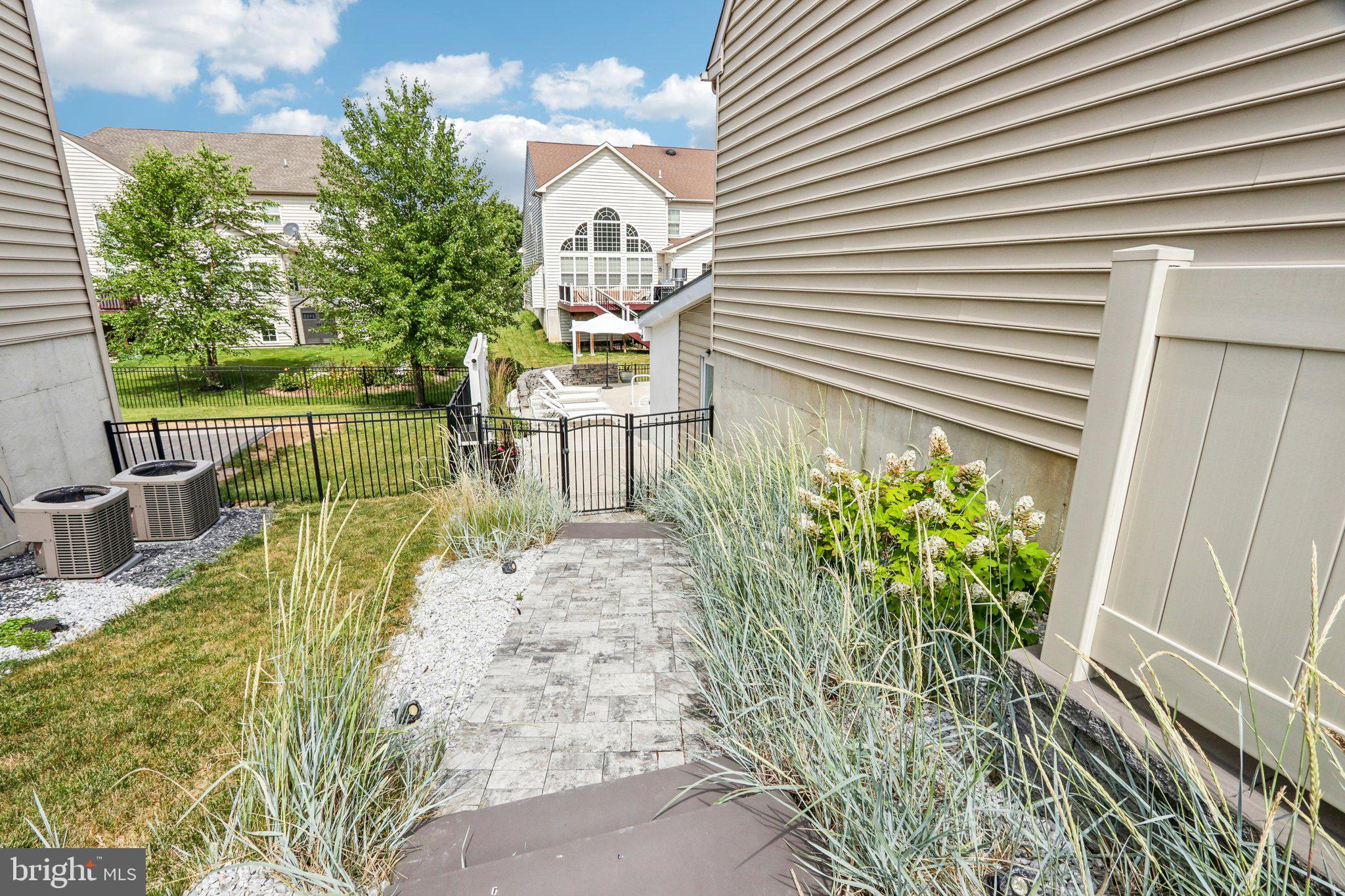 HIGHGATE MANORS - Residential