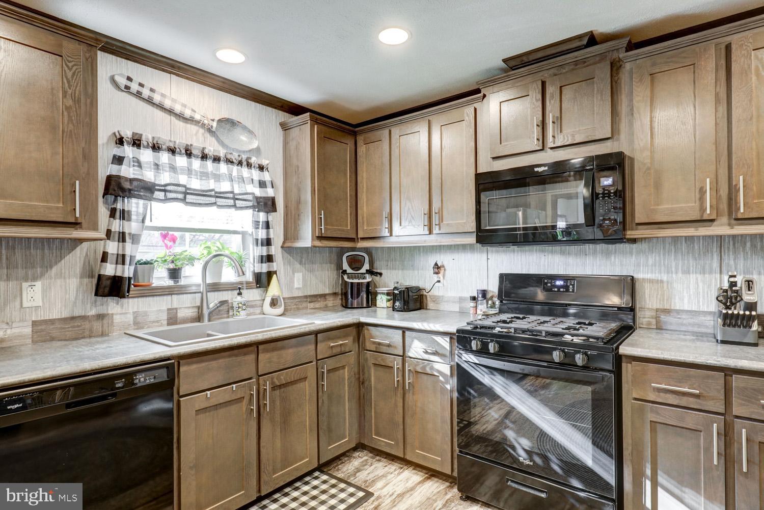 BROOKWOOD ESTATES - Residential