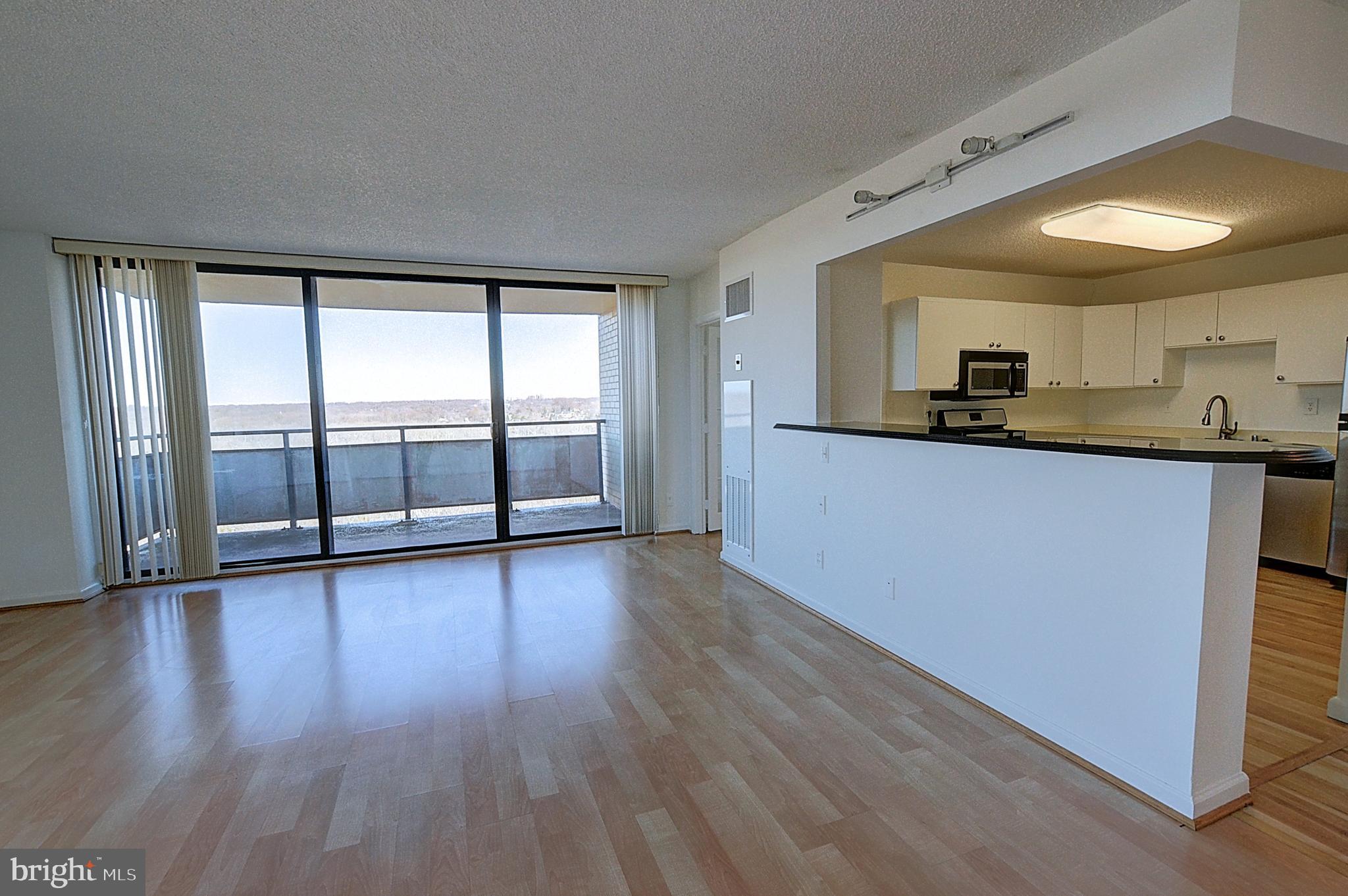 PROMENADE TOWERS - Residential Lease