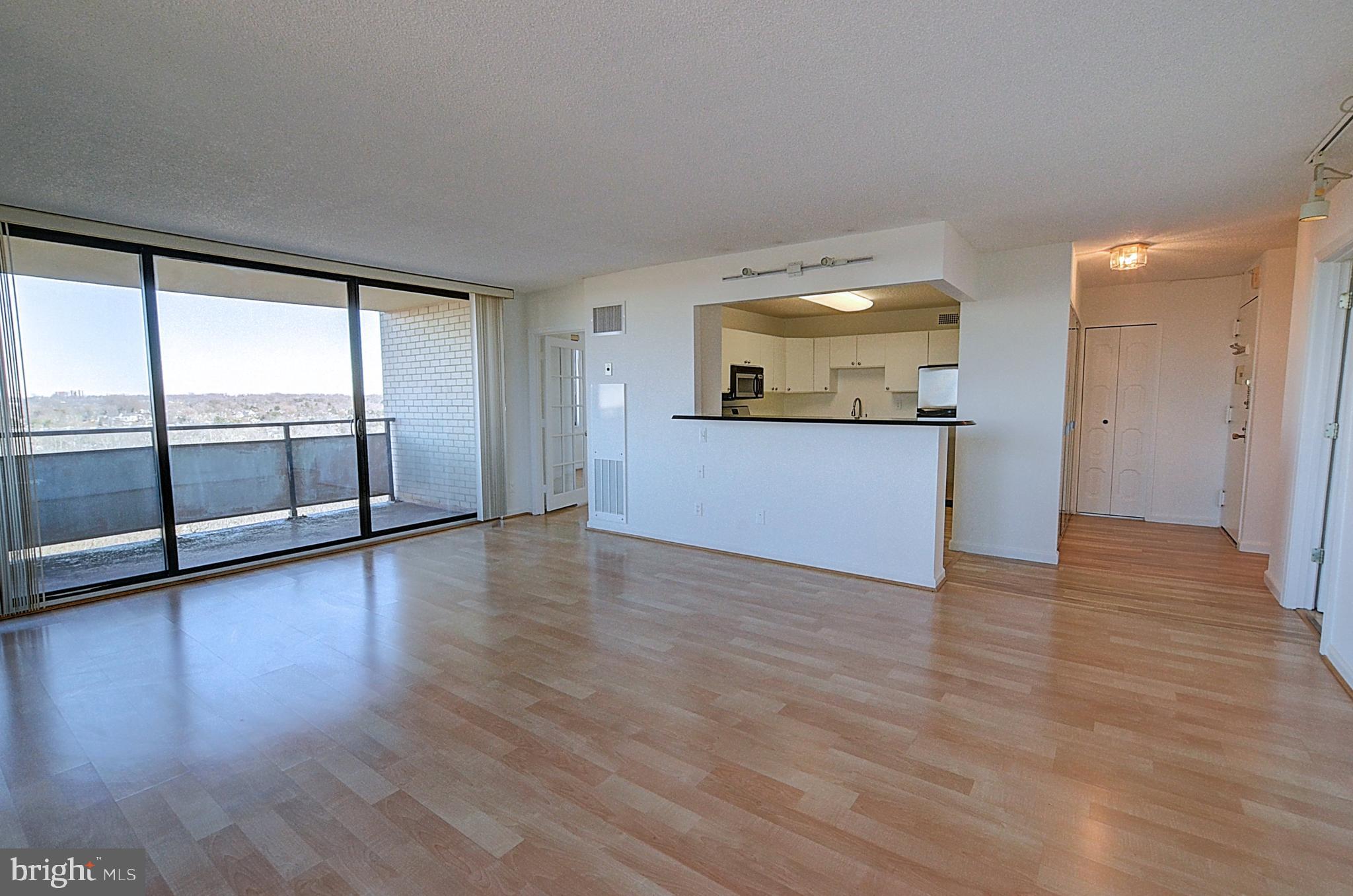 PROMENADE TOWERS - Residential Lease