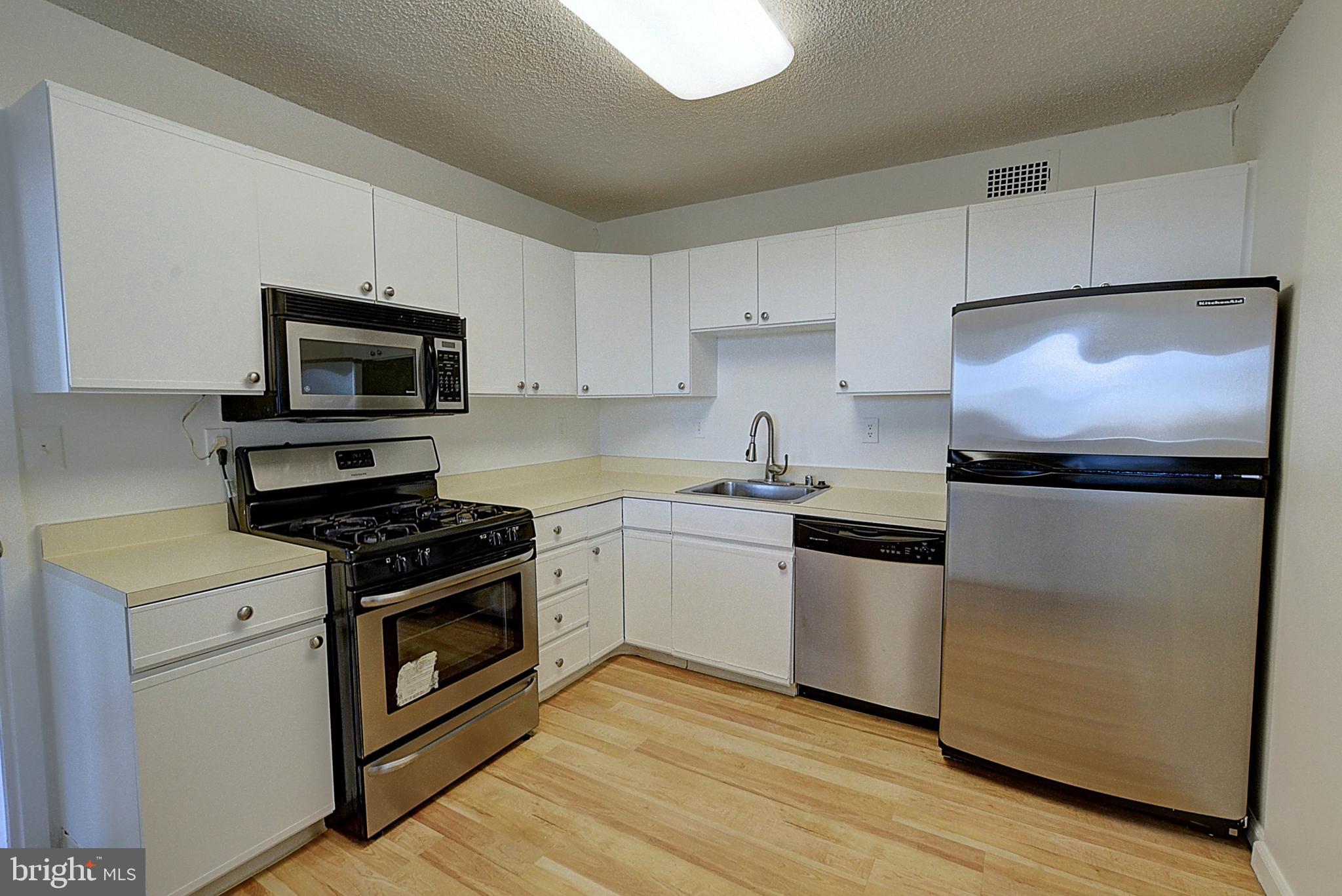 PROMENADE TOWERS - Residential Lease