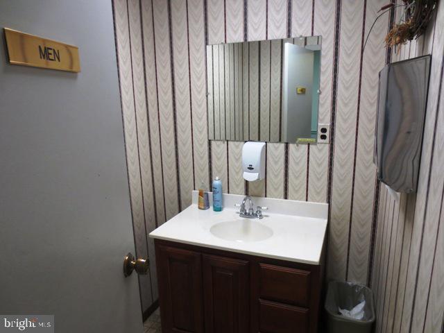 ELVATON HEIGHTS - Commercial Lease