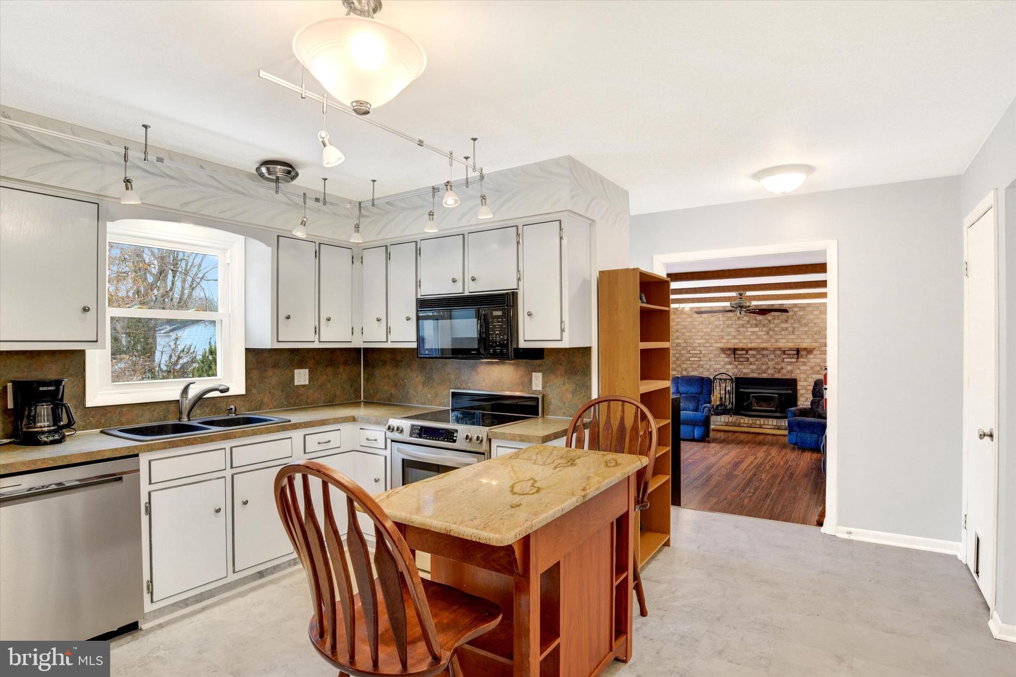 WINDSOR FARMS - Residential