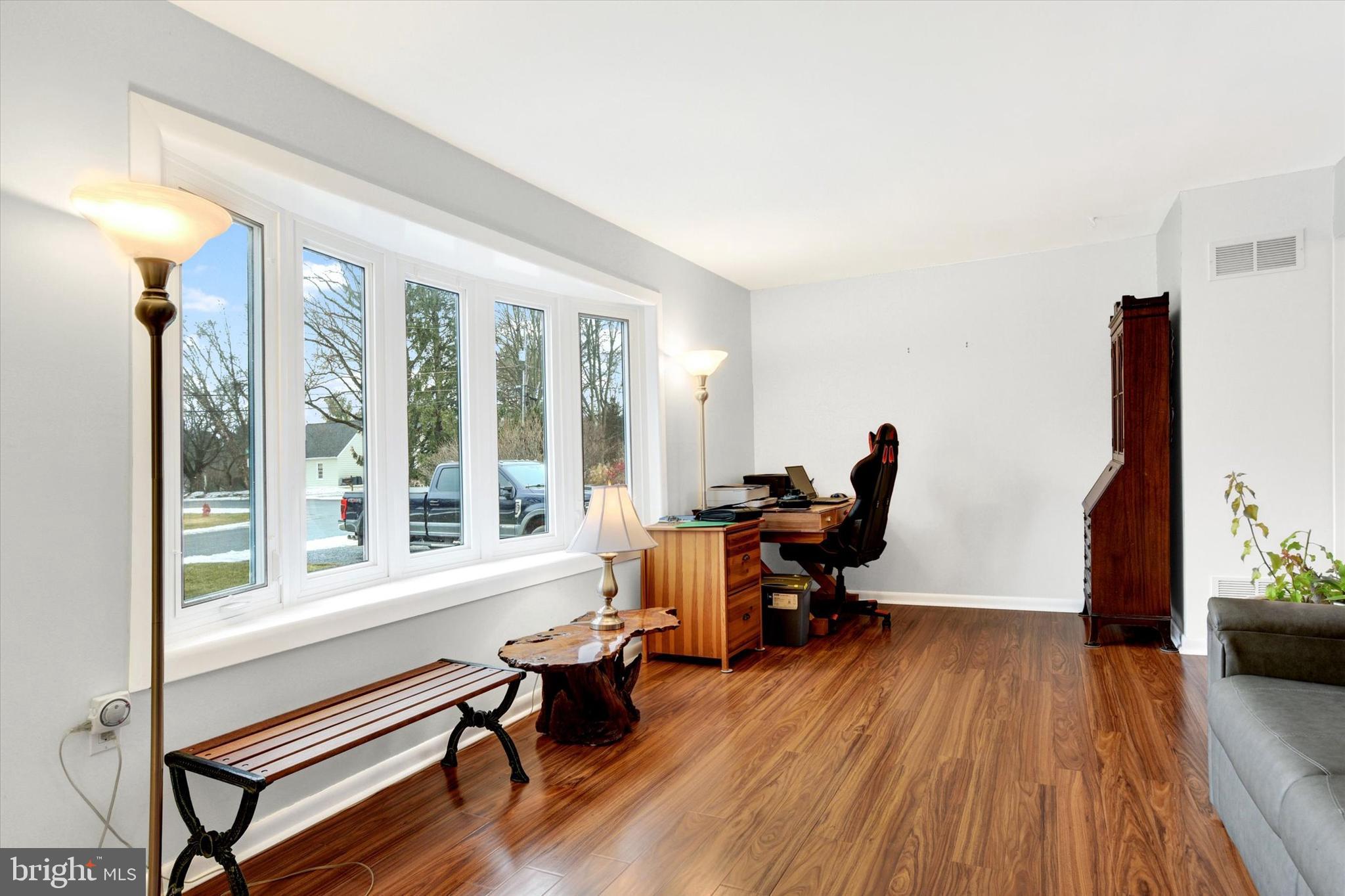 WINDSOR FARMS - Residential