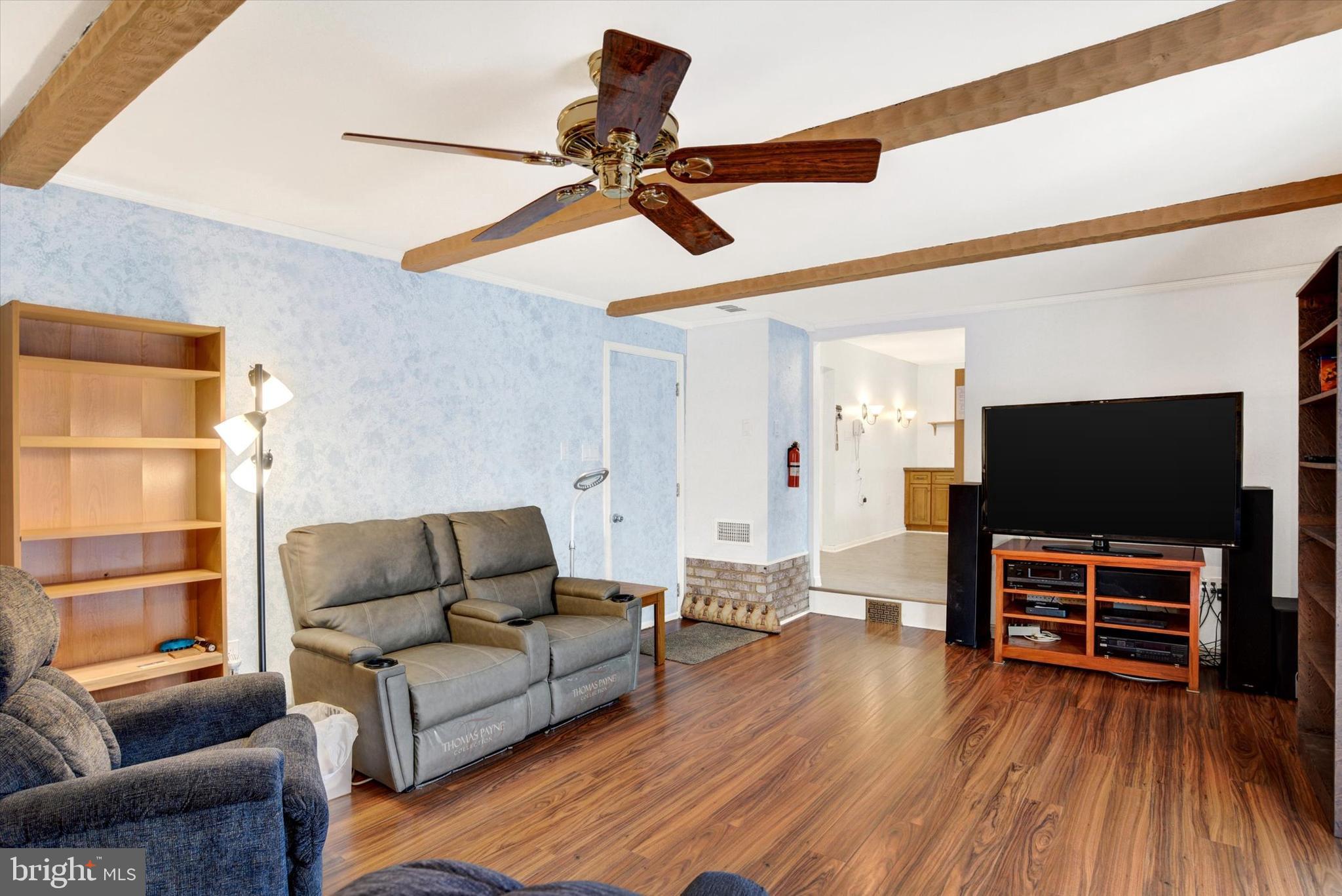 WINDSOR FARMS - Residential