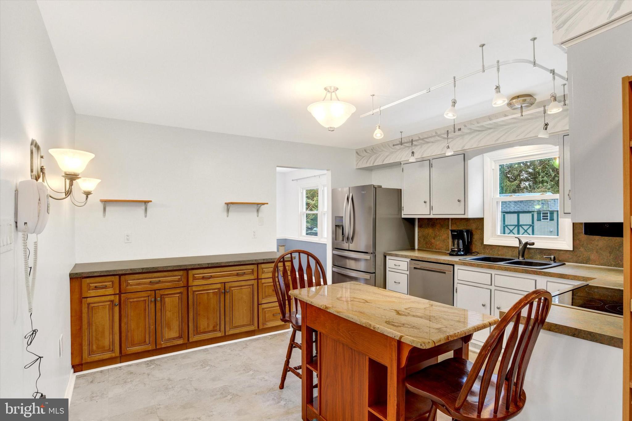 WINDSOR FARMS - Residential