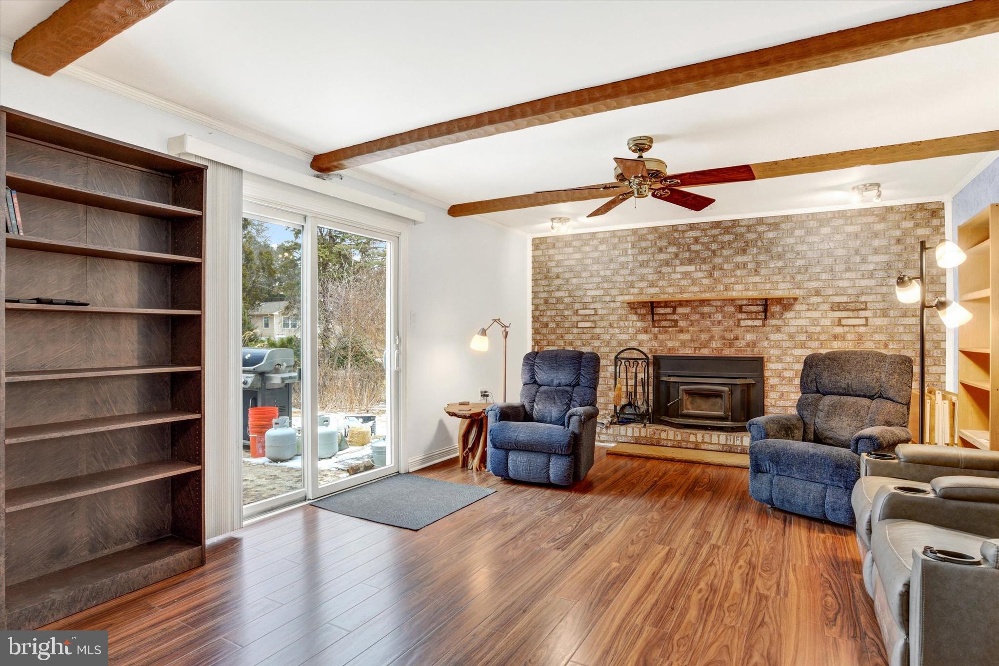 WINDSOR FARMS - Residential