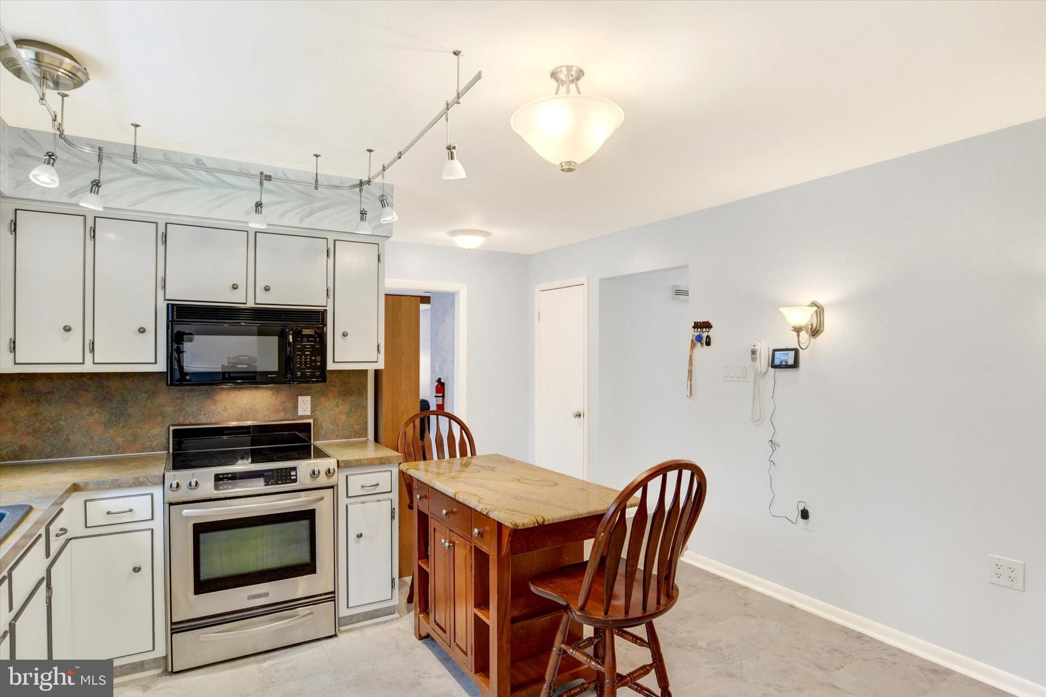 WINDSOR FARMS - Residential